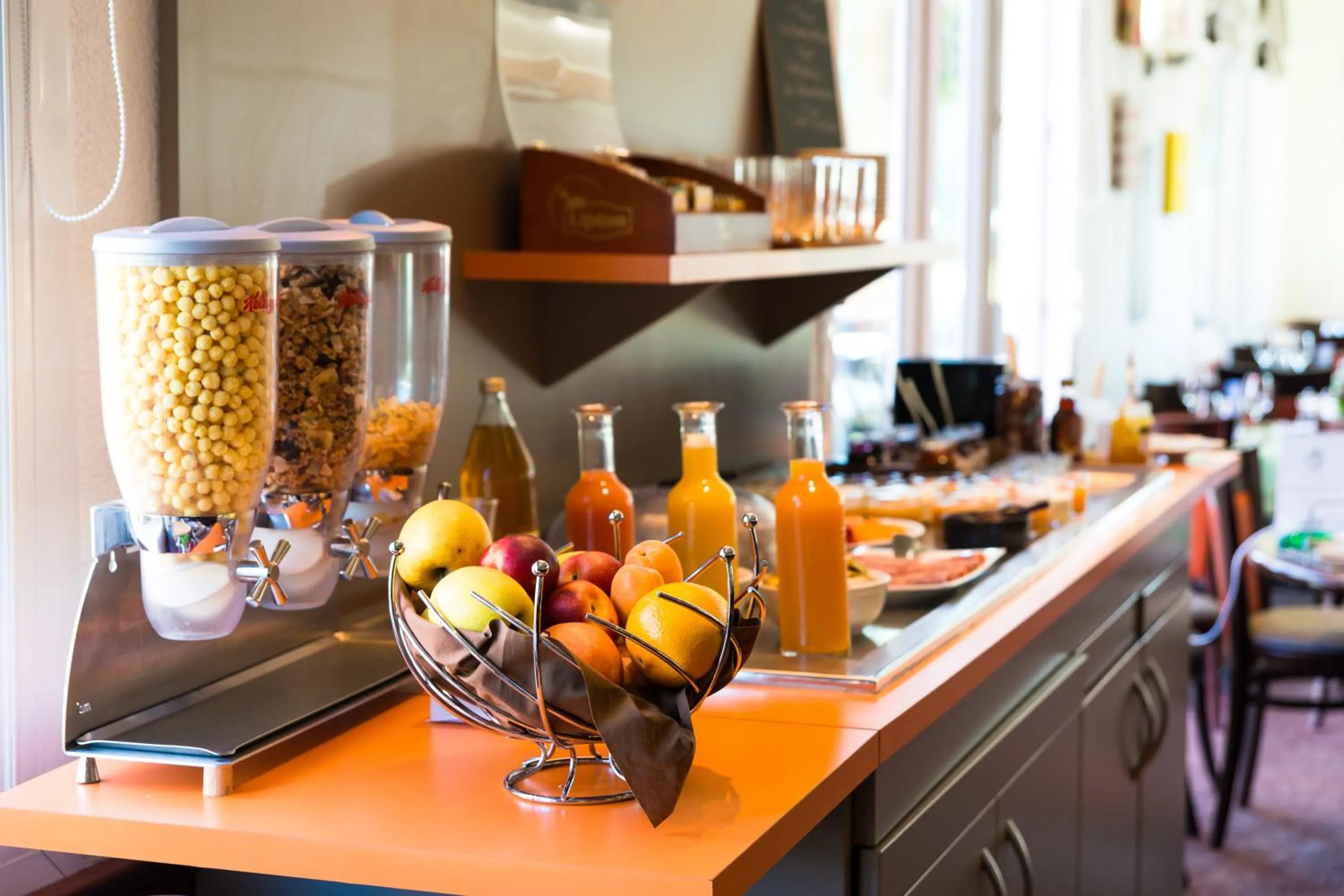 Breakfast in Brit Hotel Le Kerann Nantes St Herblain - Zac De La Lorie