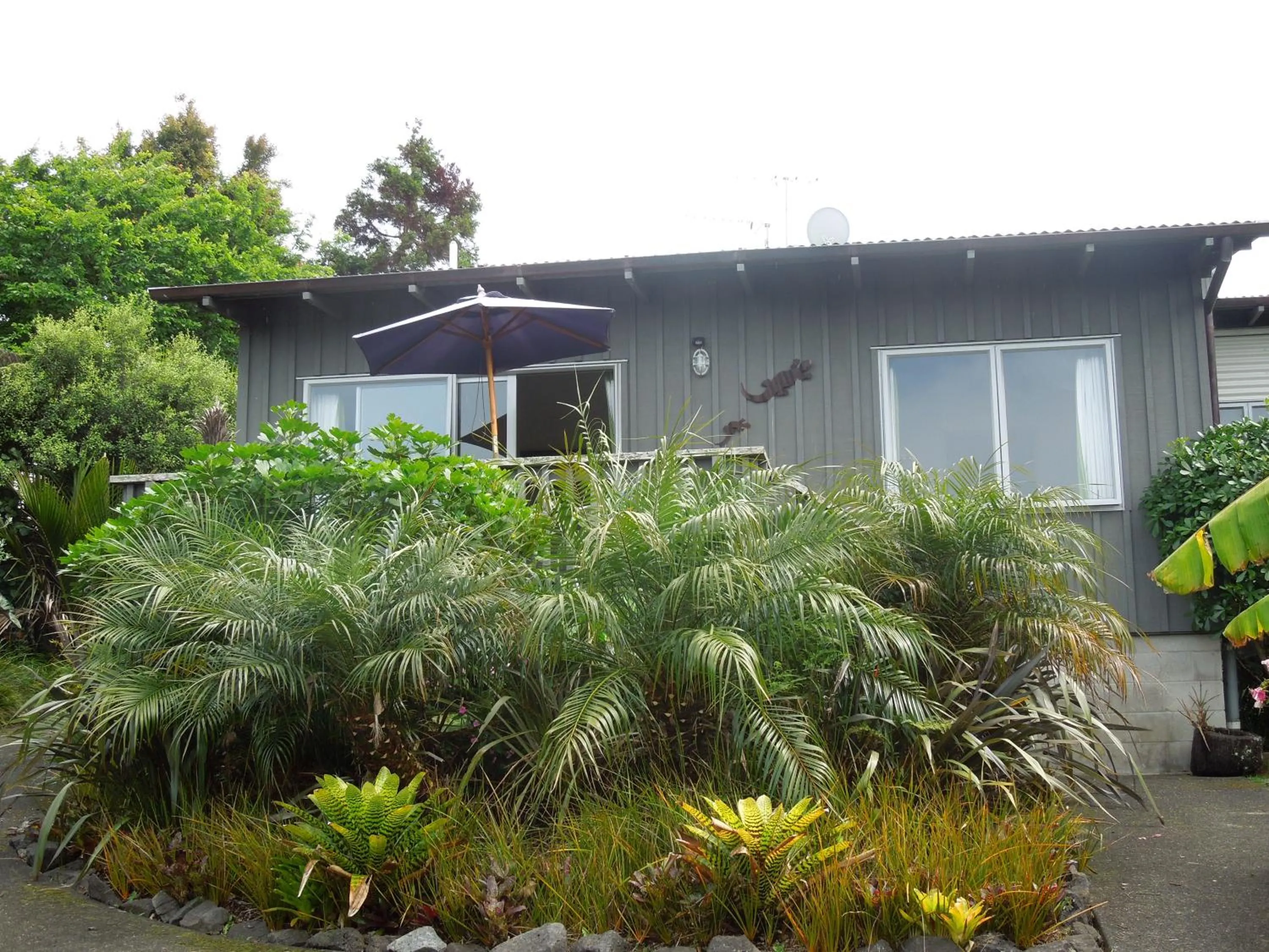 Facade/entrance in Island Breeze
