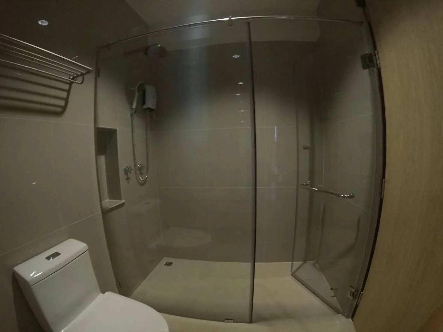 Toilet in Riverawan Hotel