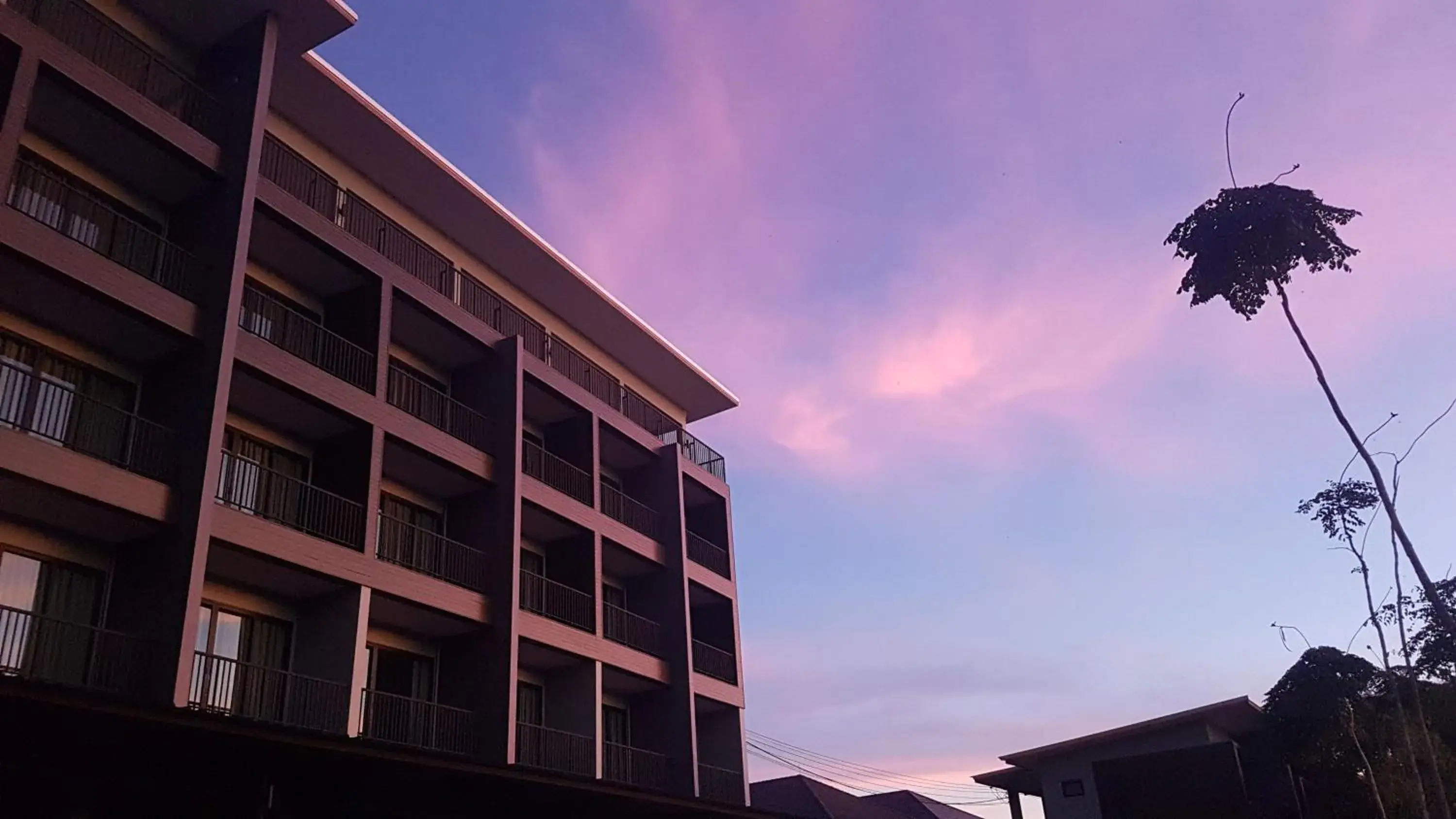 Property building in Riverawan Hotel Property building in Riverawan Hotel