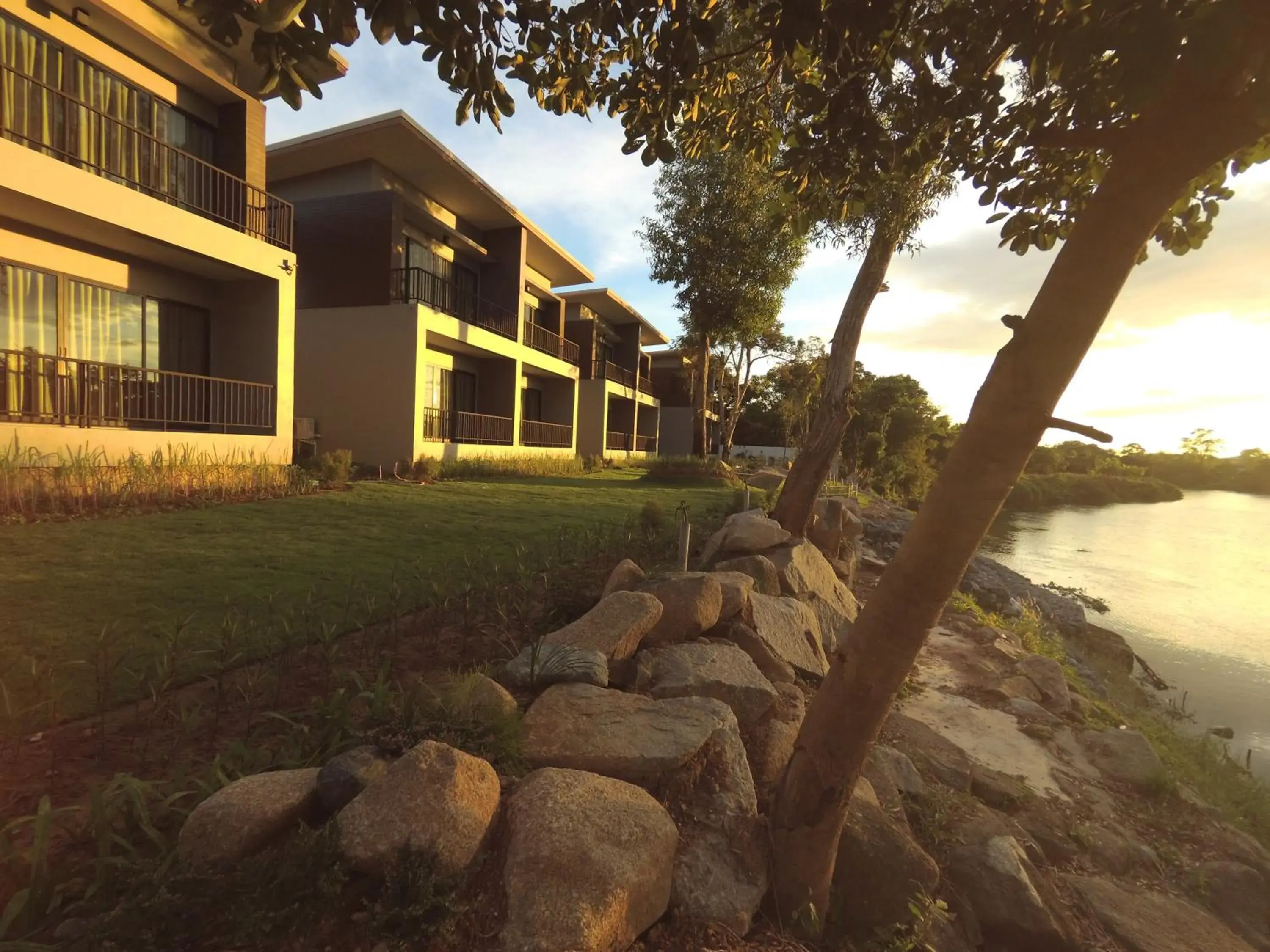 Property building in Riverawan Hotel Property building in Riverawan Hotel