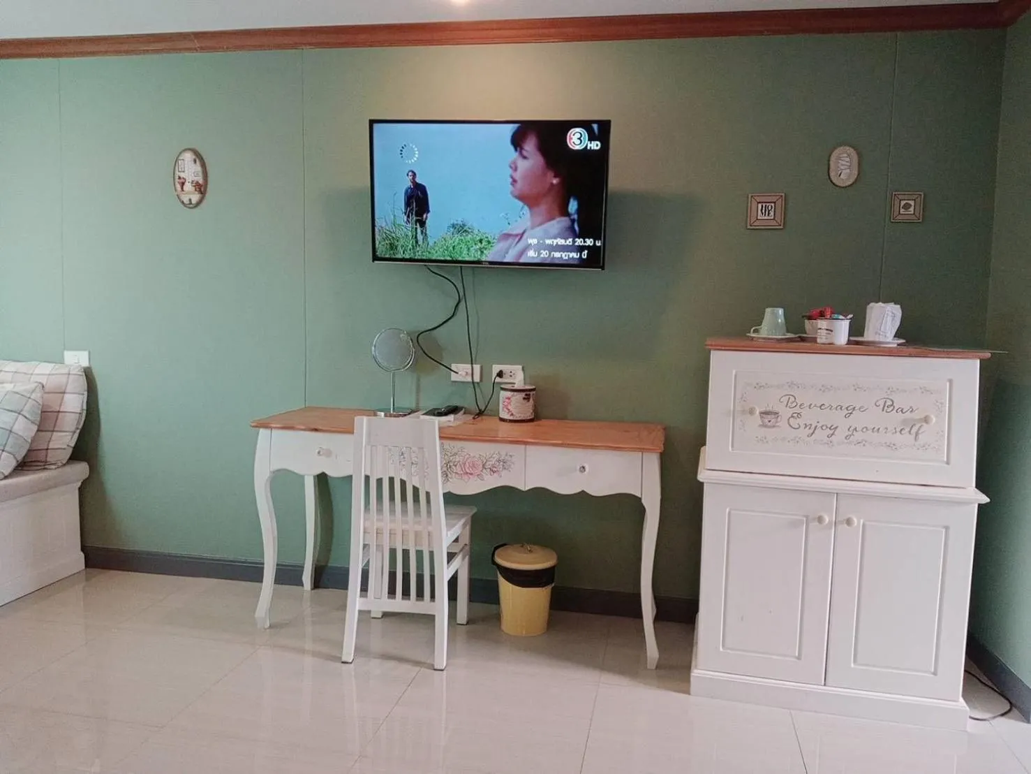 Living room in The Lilly Hotel