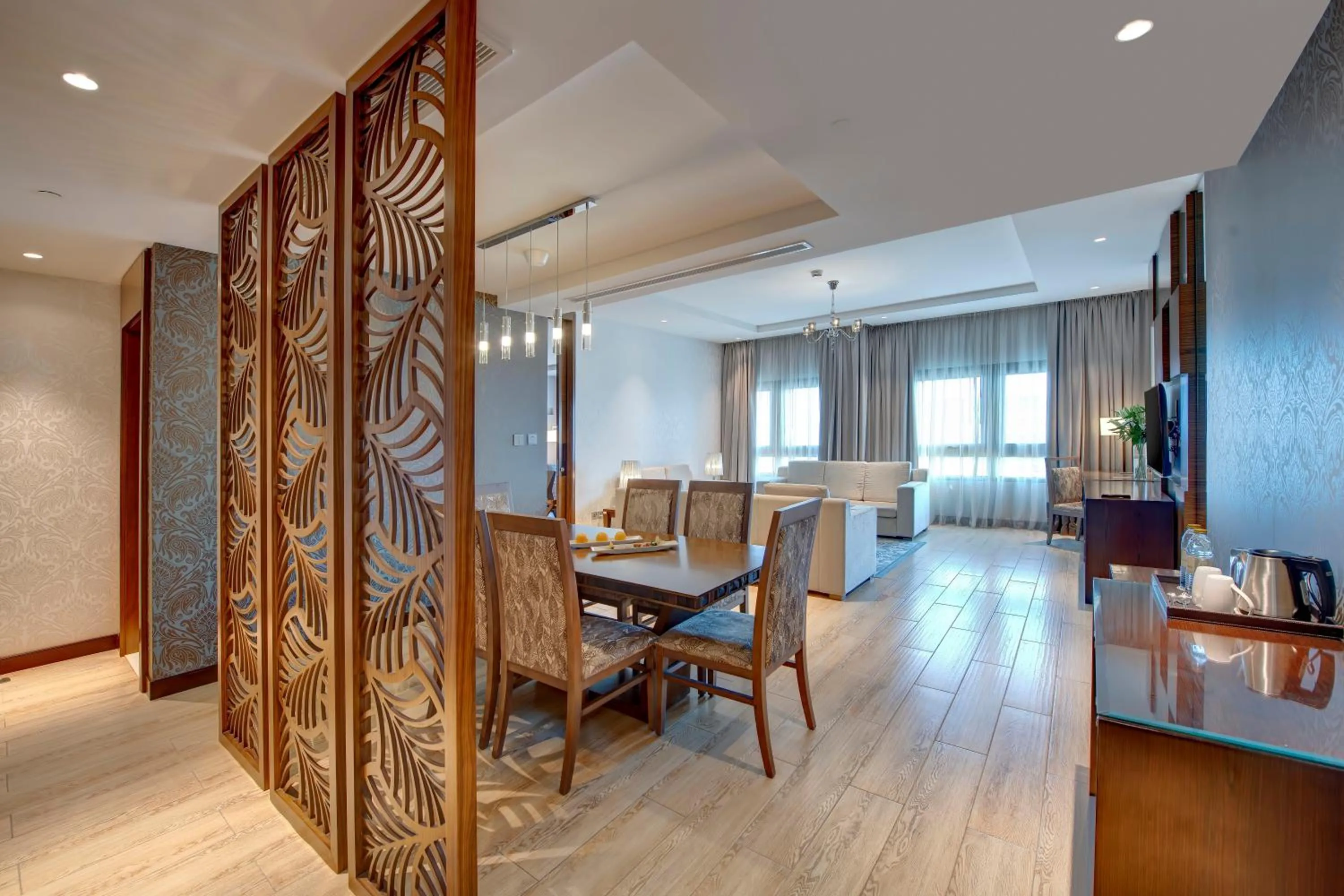 Dining area in Metropolitan Hotel Dubai