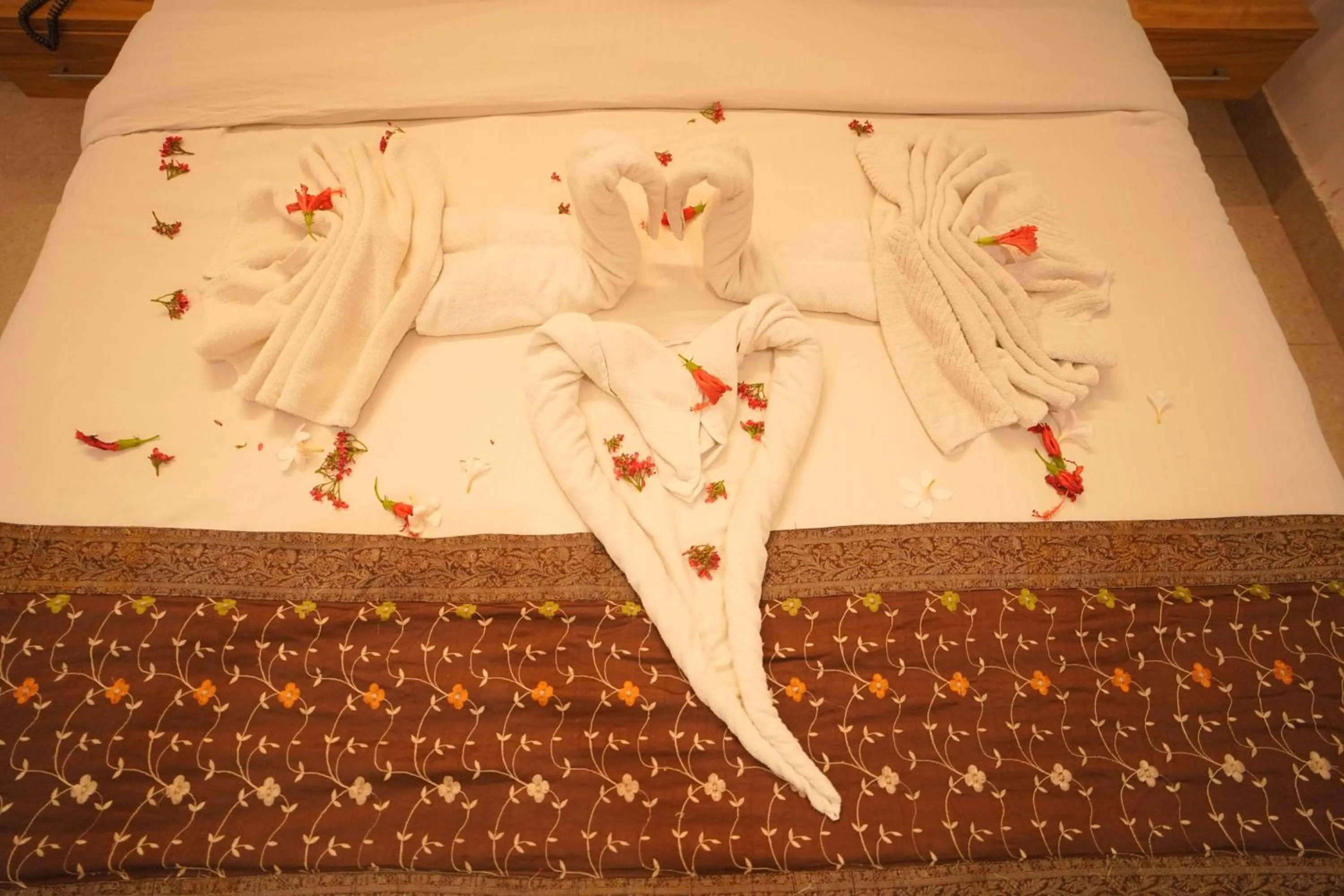 Dhawala Resort By Aamod