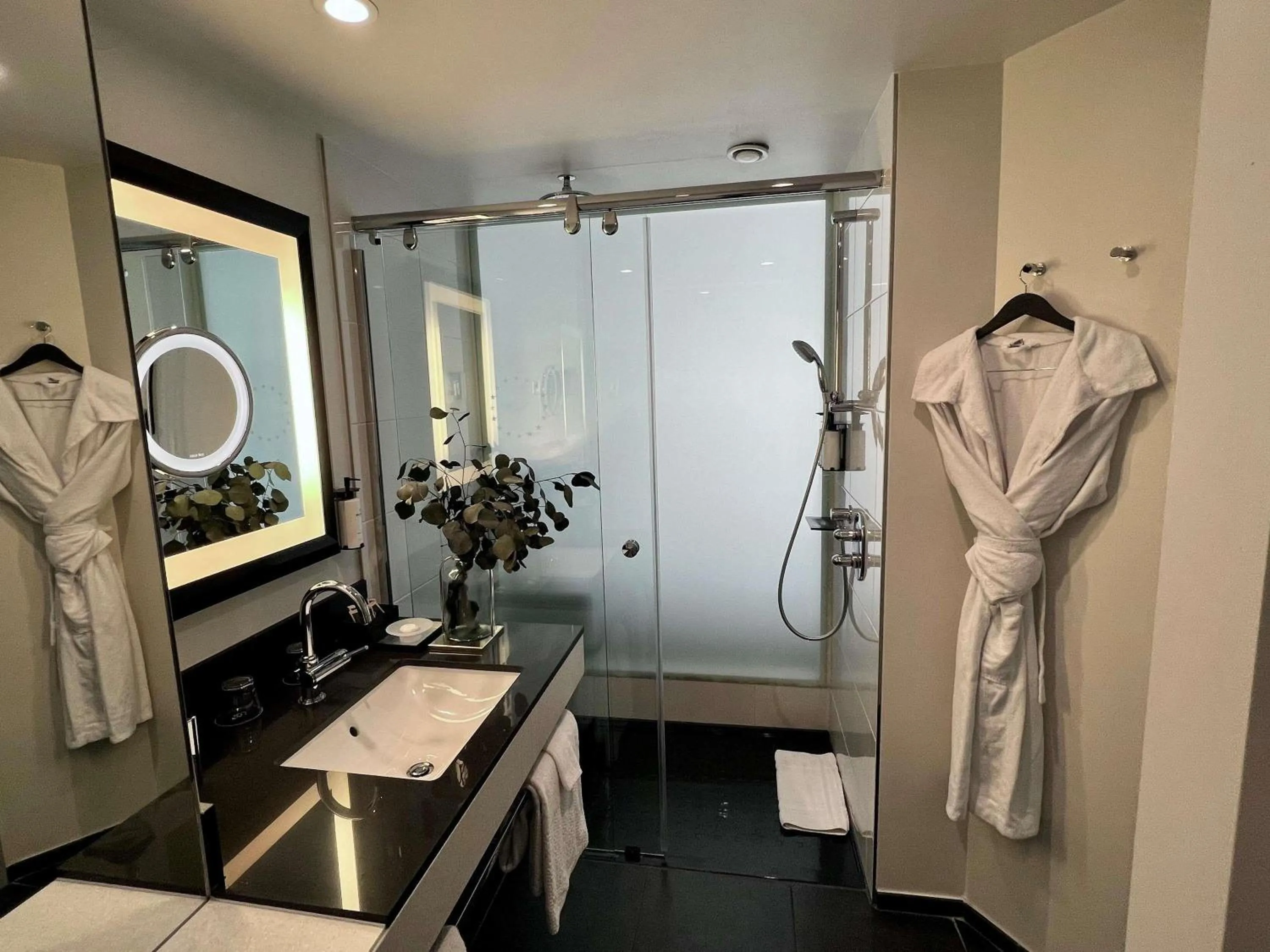 Bedroom in Sofitel Brussels Europe