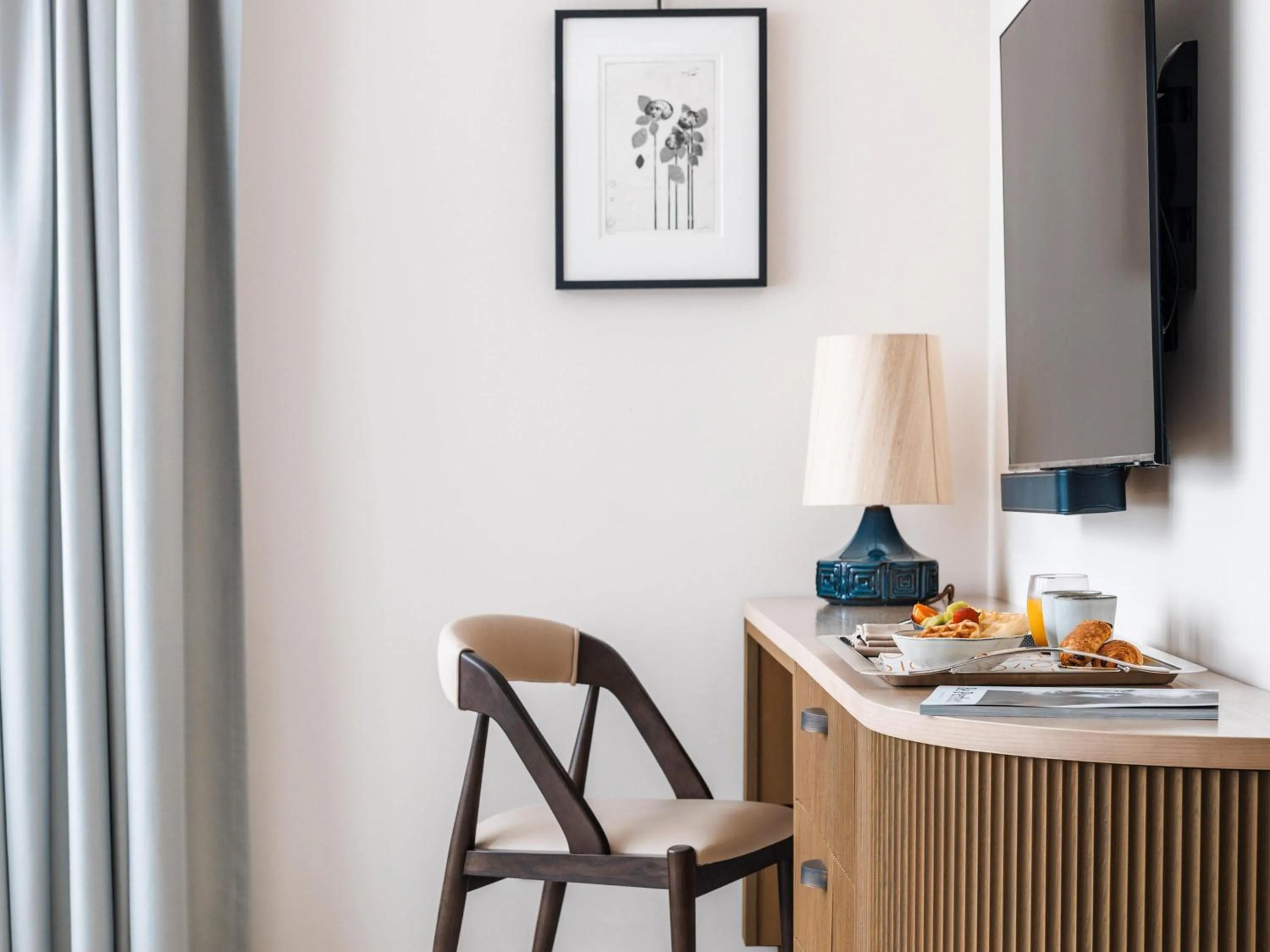 Bedroom in Sofitel Brussels Europe