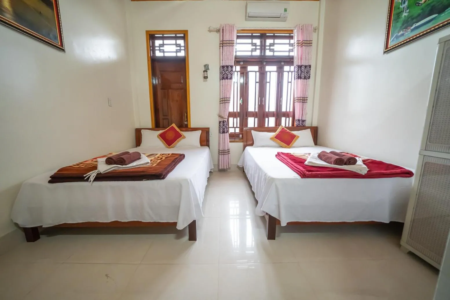 Bed in Phong Nha Homestay