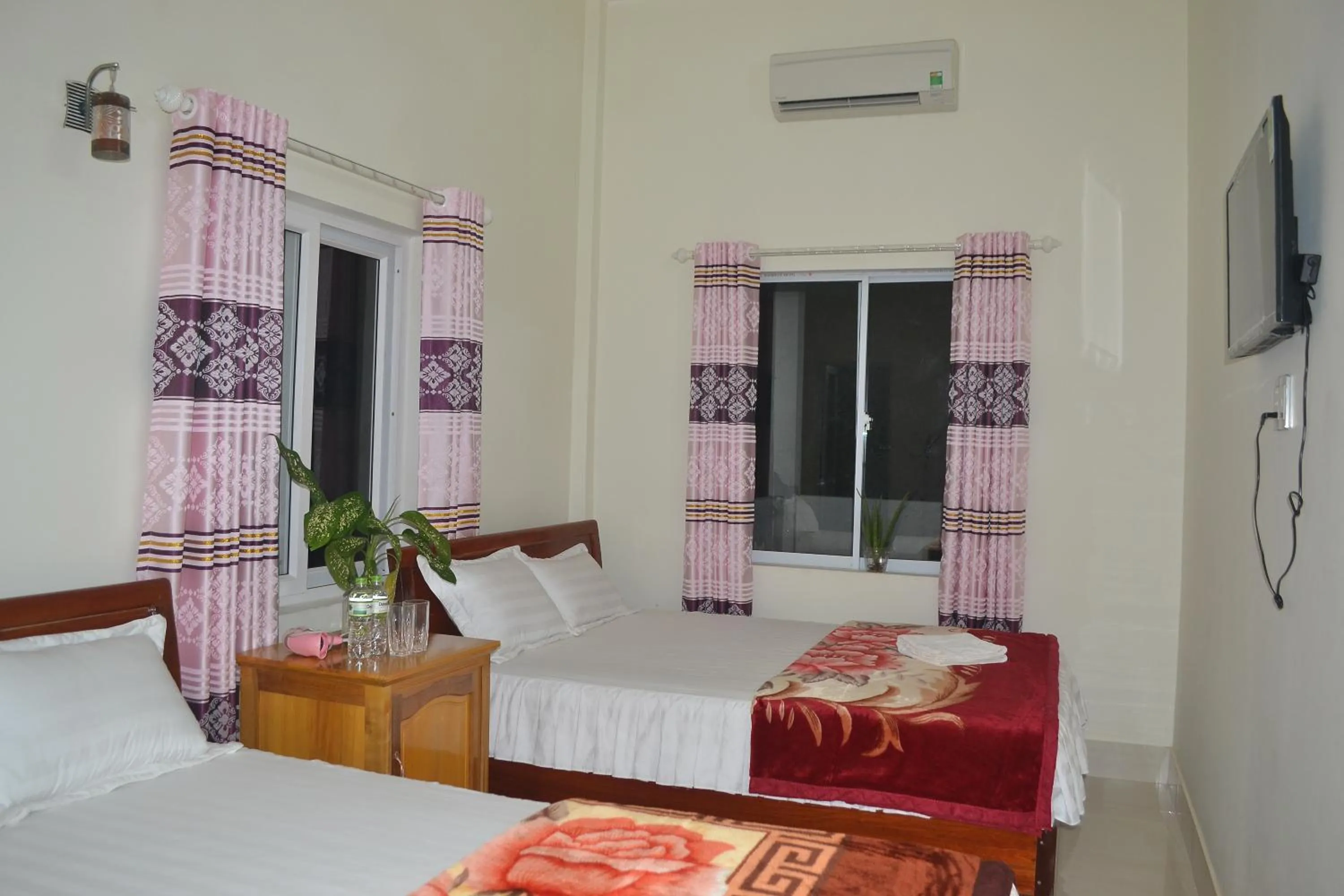 Photo of the whole room, Bed in Phong Nha Homestay