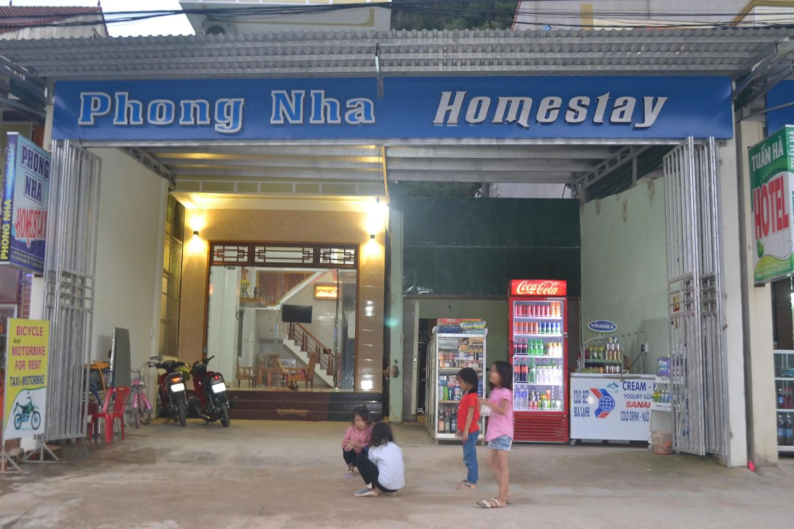 Property building in Phong Nha Homestay