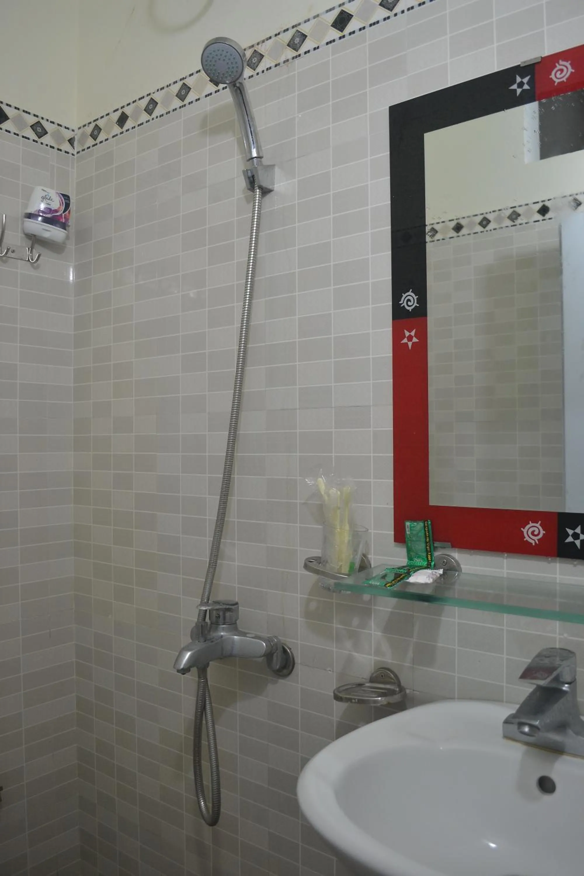 Shower in Phong Nha Homestay