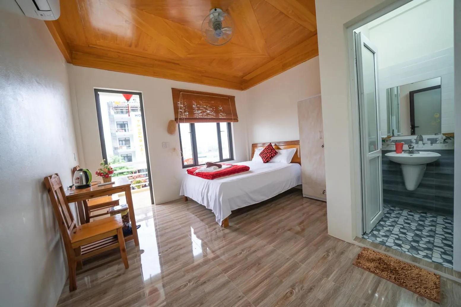 Bed in Phong Nha Homestay