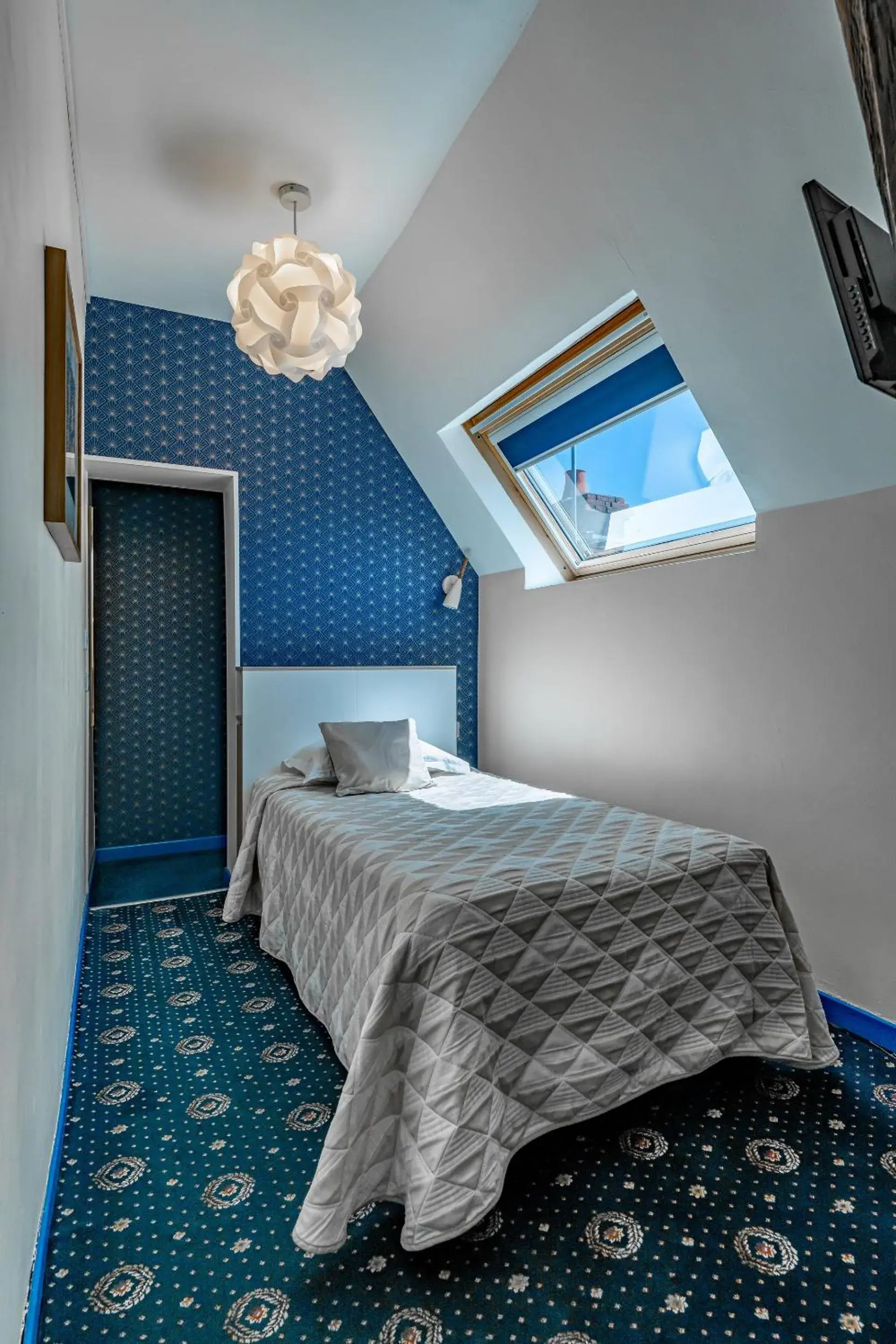 Simple Room in Logis Hôtel Central Simple Room in Logis Hôtel Central