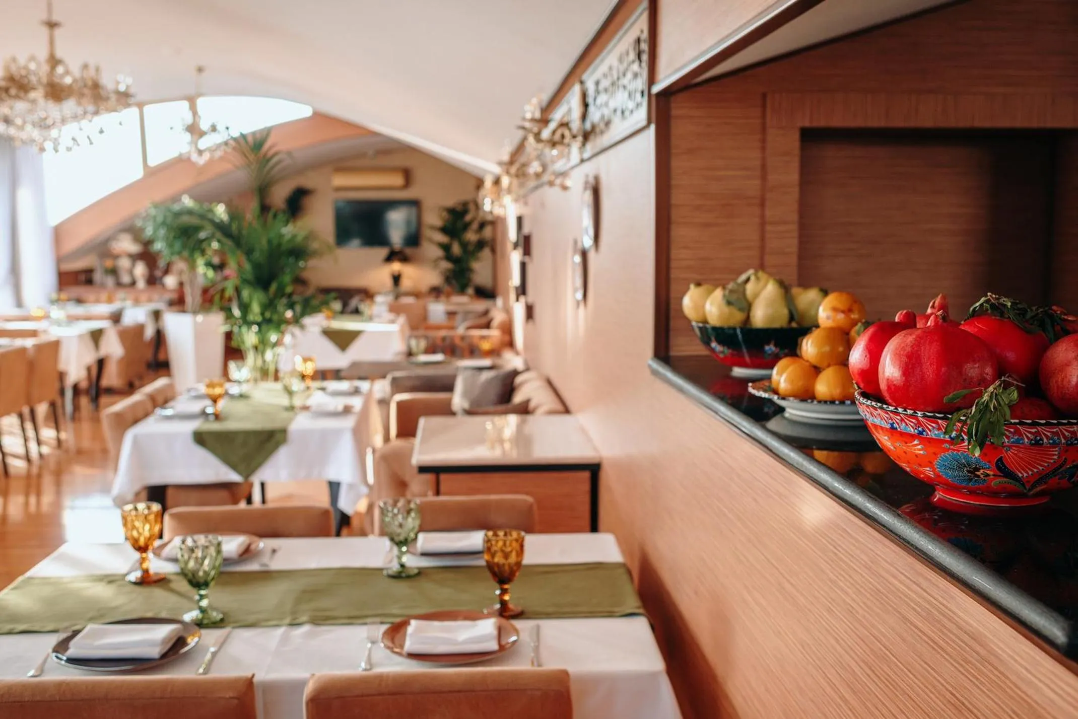 Restaurant/places to eat in Bayil Breeze Hotel & Restaurant