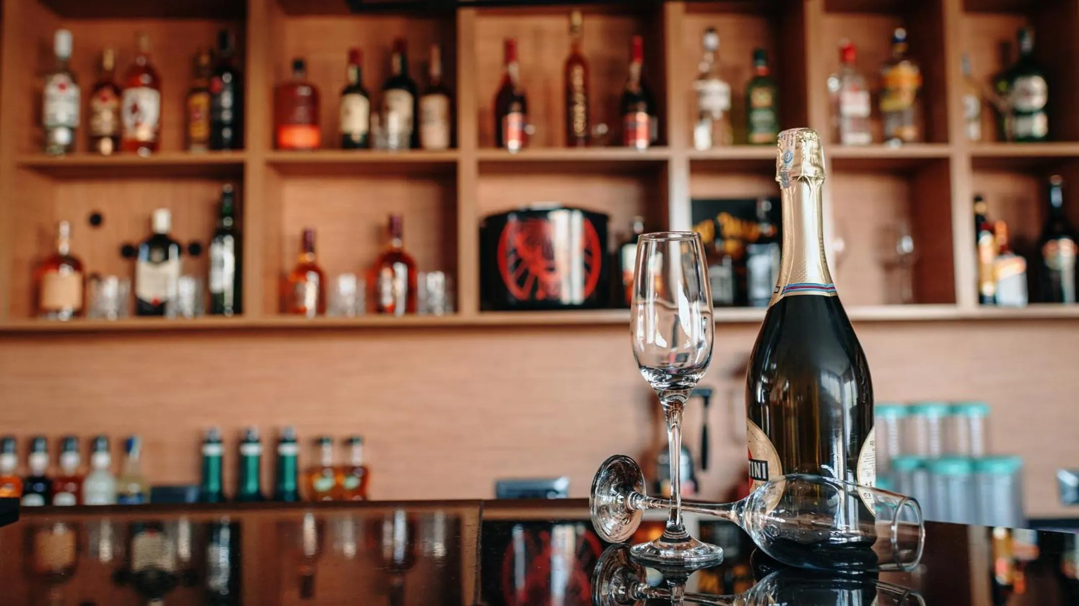 Restaurant/places to eat in Bayil Breeze Hotel & Restaurant