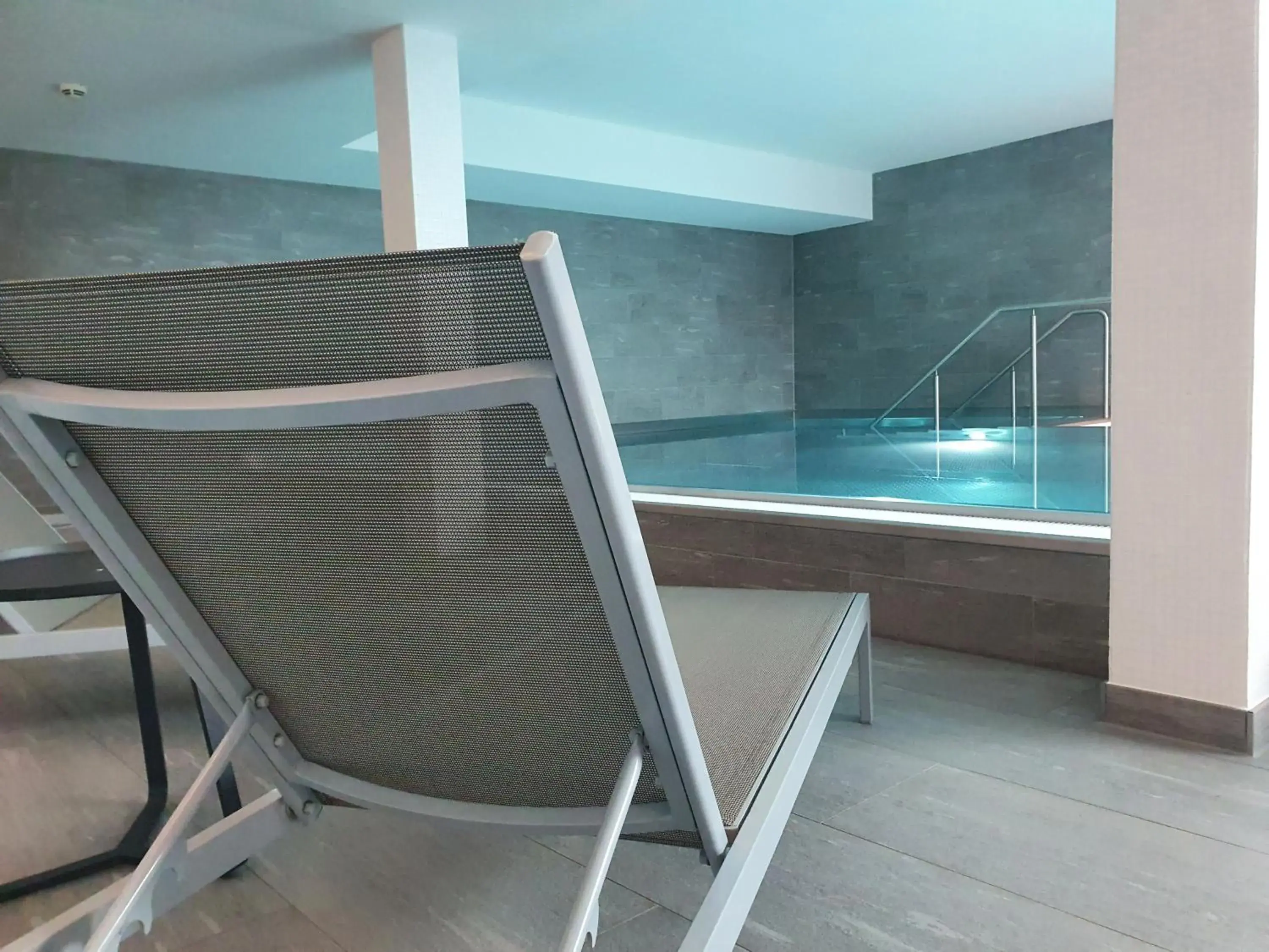 Swimming pool in Hotel the YARD Berlin Swimming pool in Hotel the YARD Berlin