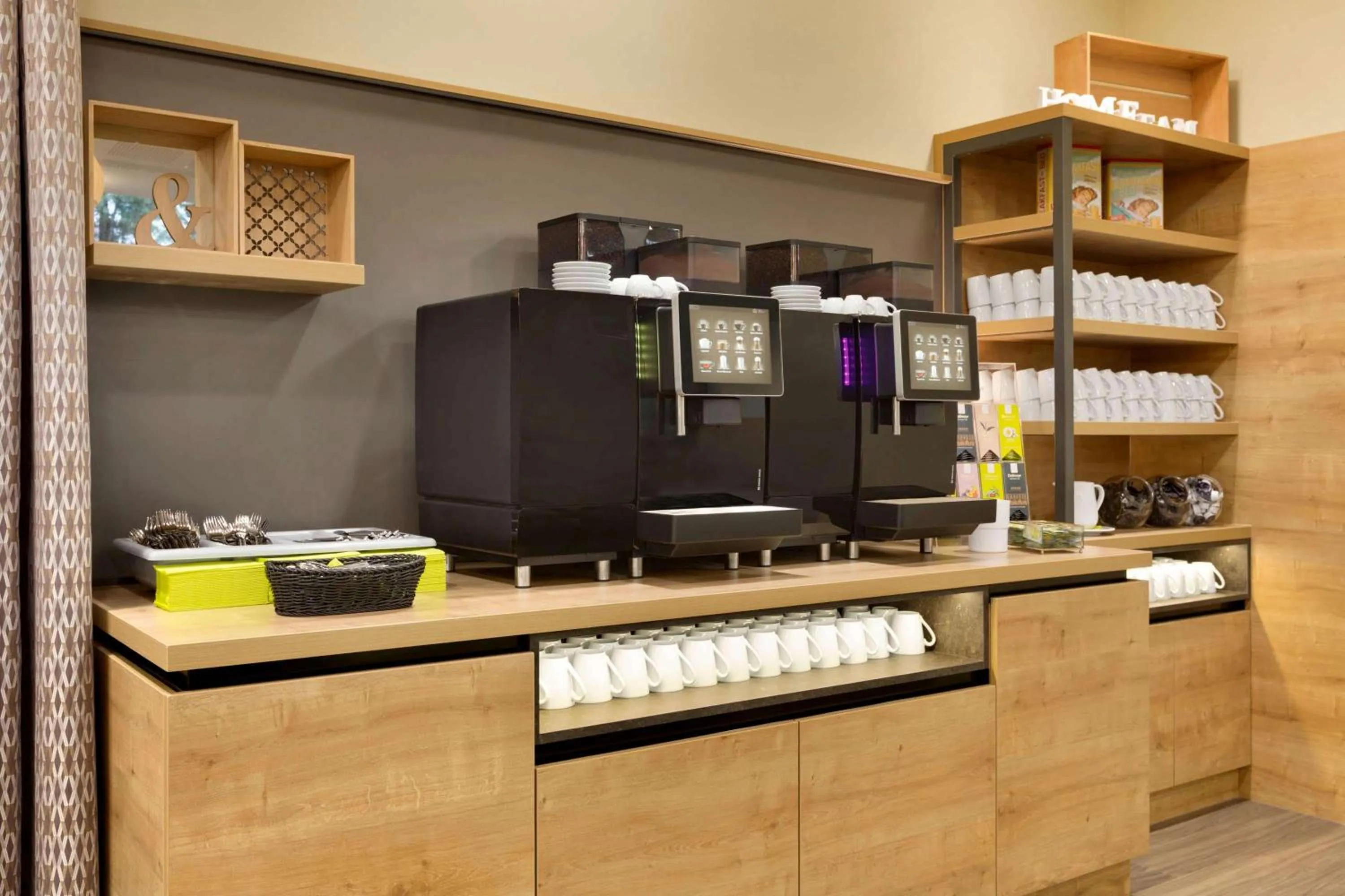 Restaurant/places to eat in Super 8 Freiburg