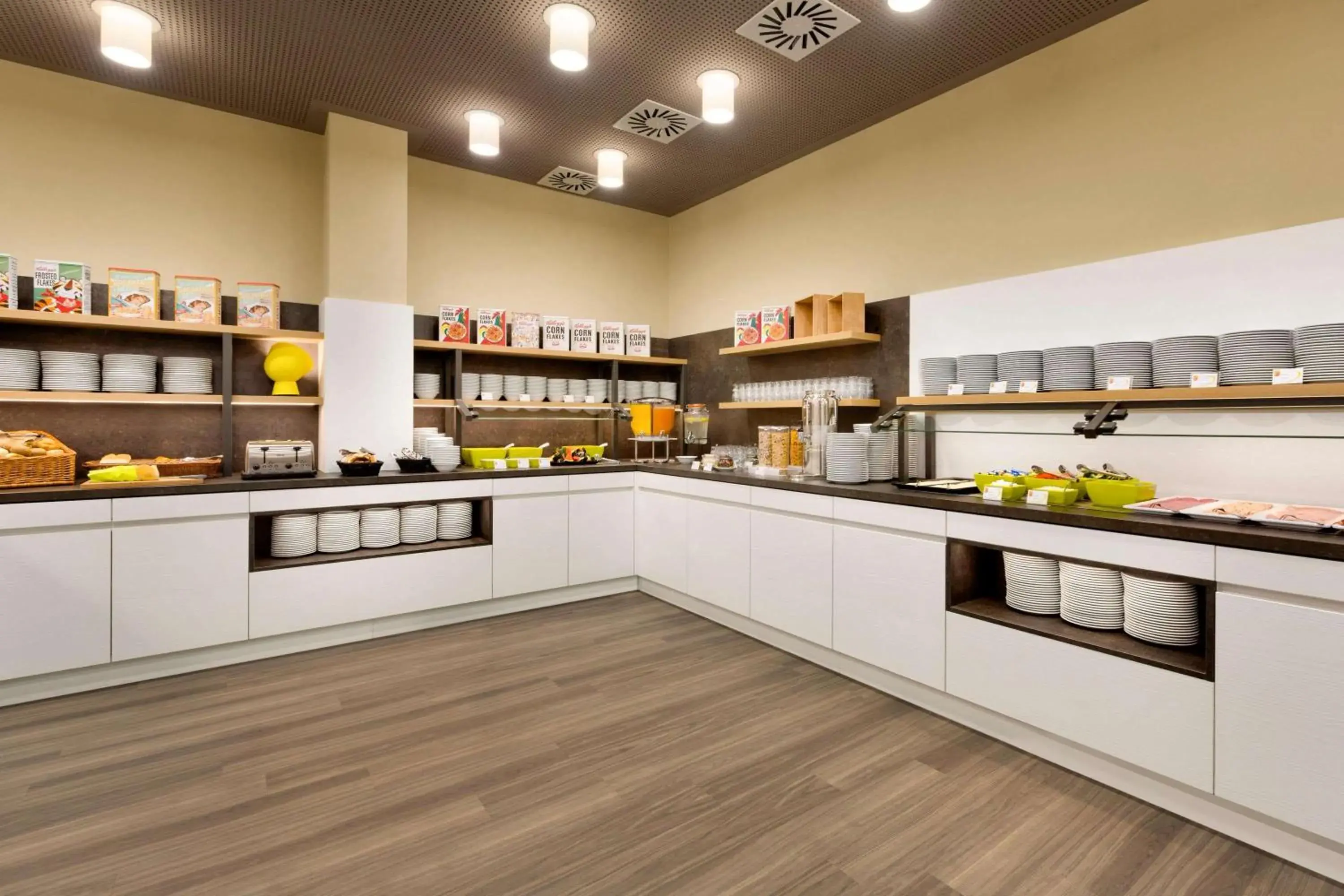 Restaurant/places to eat in Super 8 Freiburg Restaurant/places to eat in Super 8 Freiburg