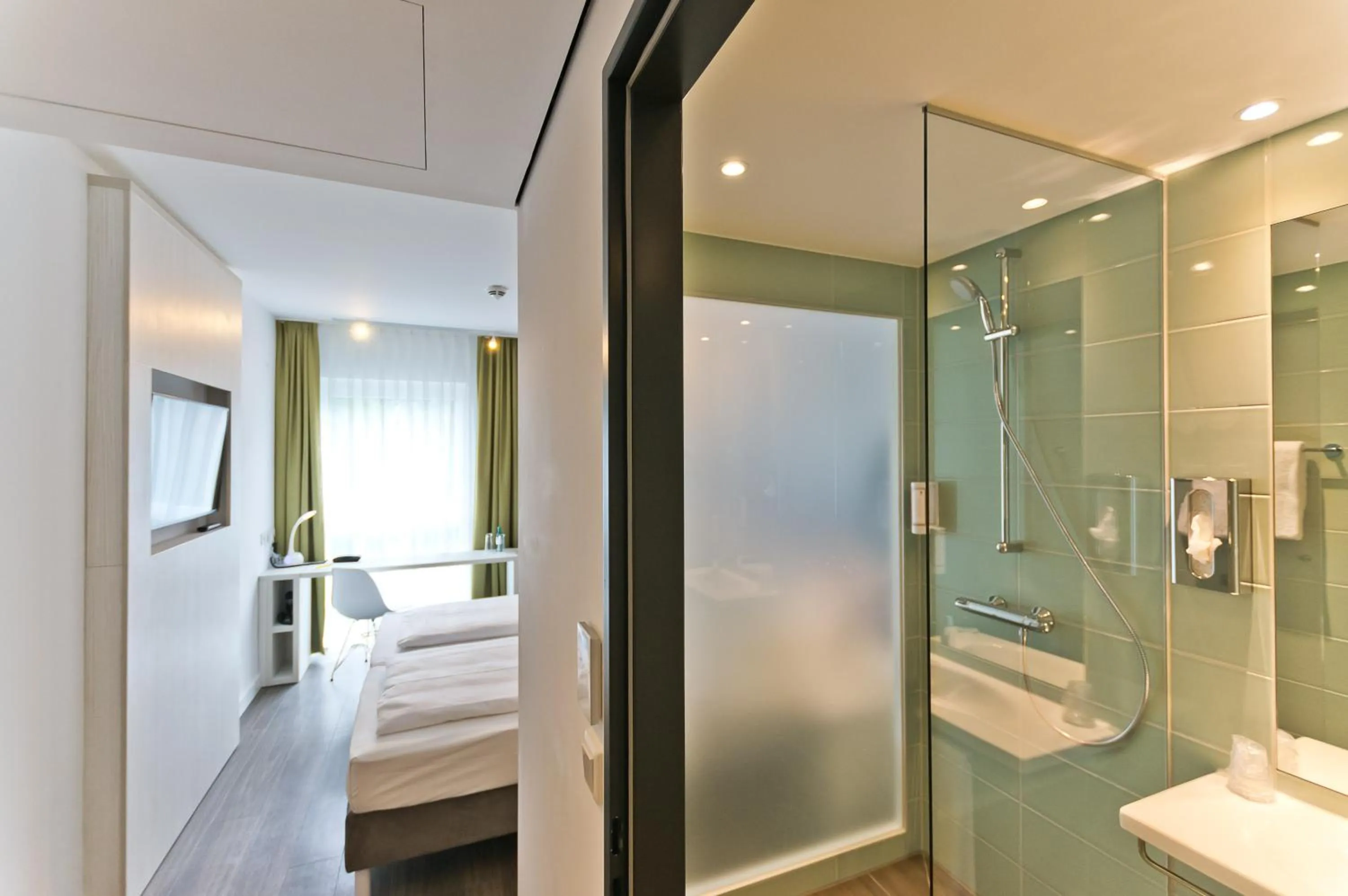 Bathroom, Bed in Super 8 Freiburg