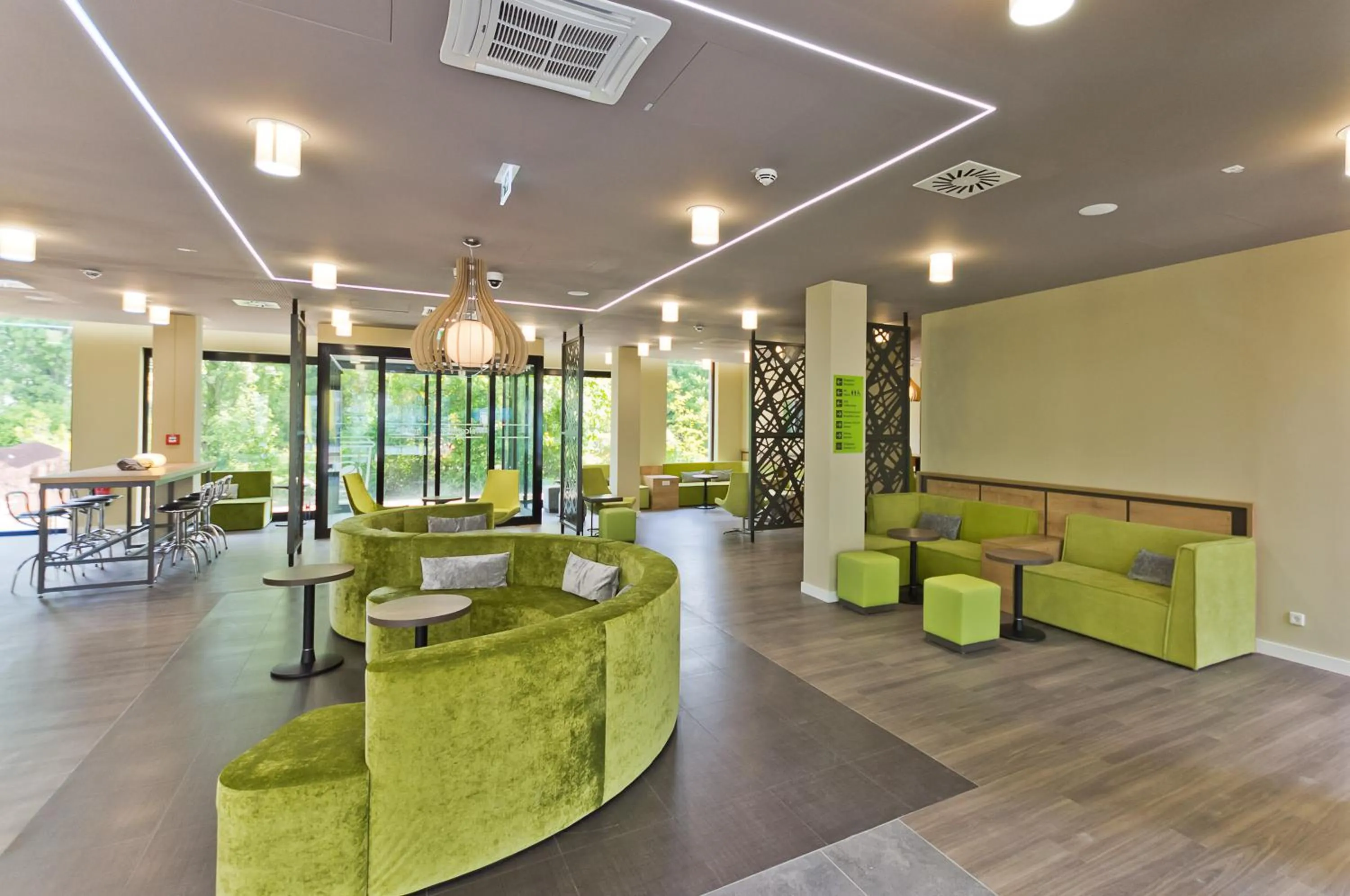 Lobby or reception in Super 8 Freiburg