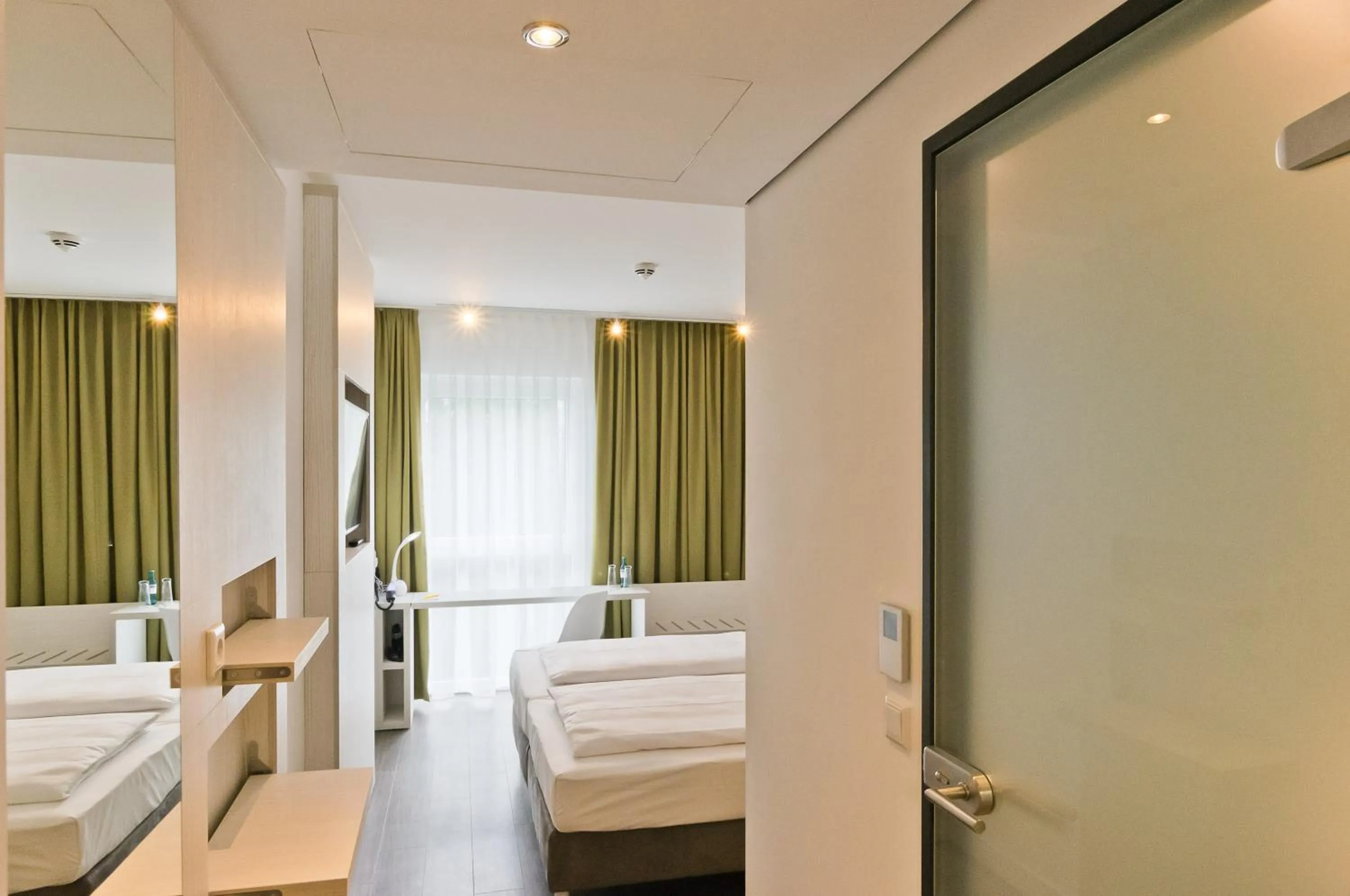 TV and multimedia, Bed in Super 8 Freiburg