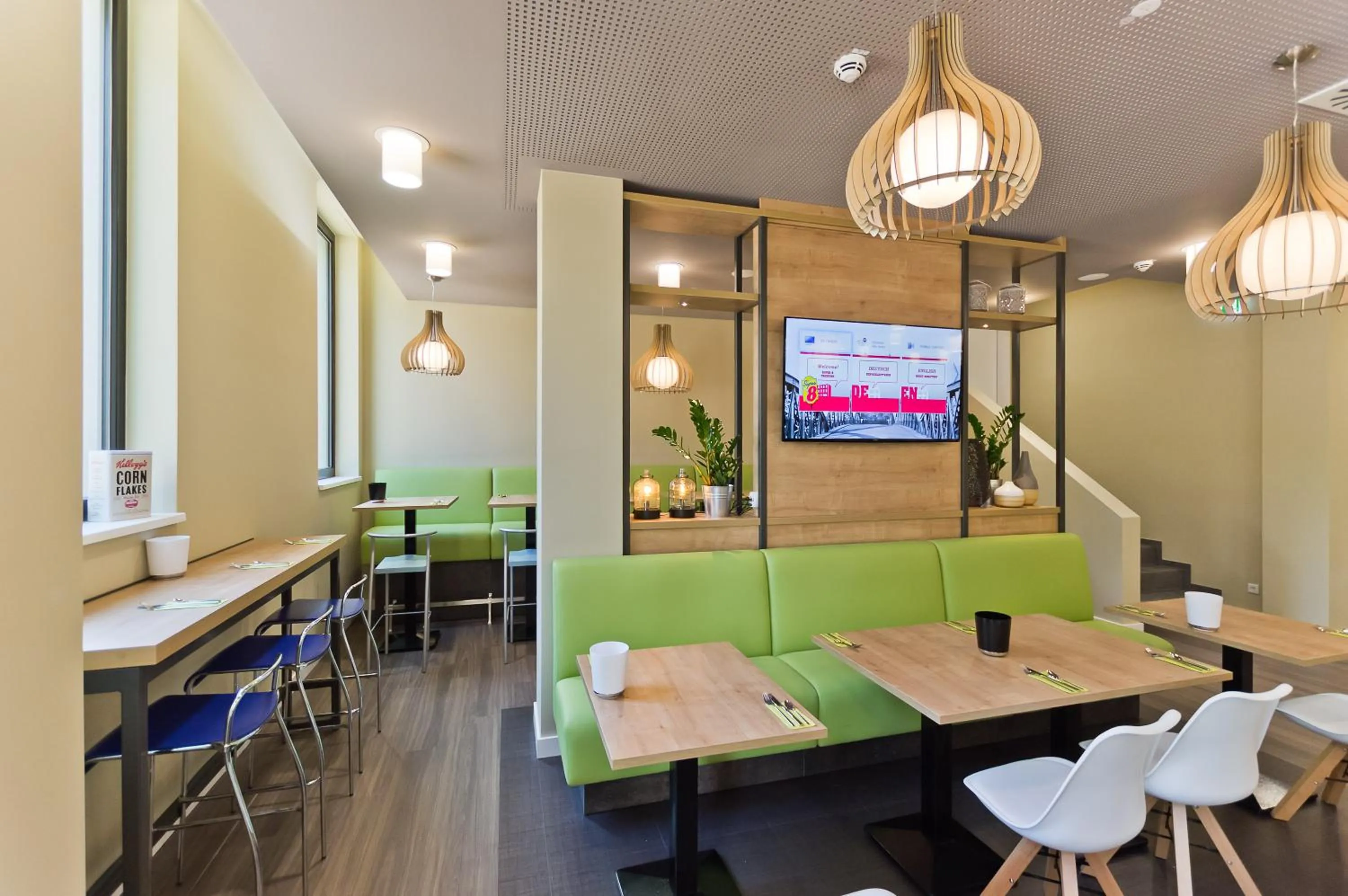 Restaurant/places to eat in Super 8 Freiburg