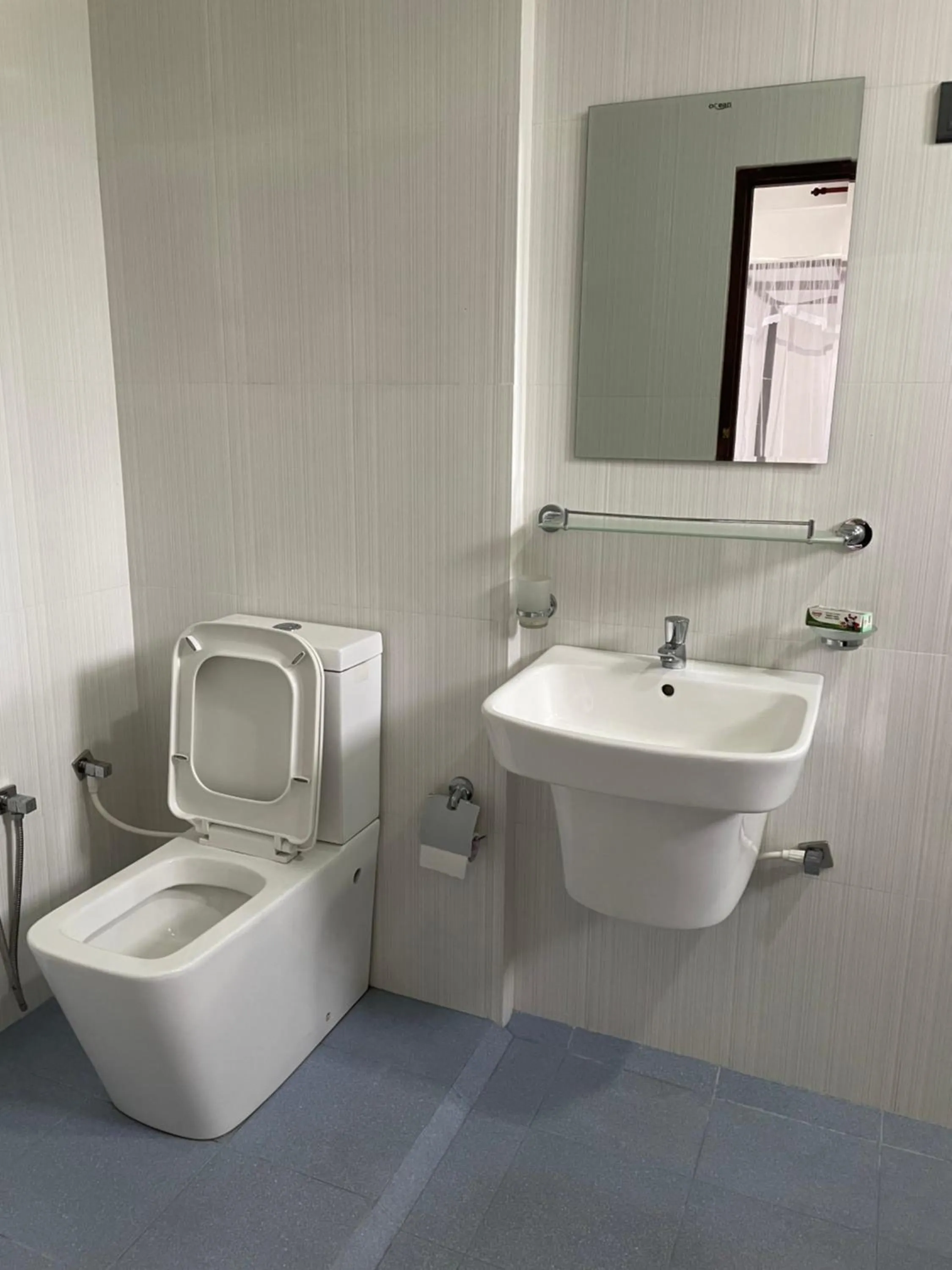 Bathroom in Dinuri villa