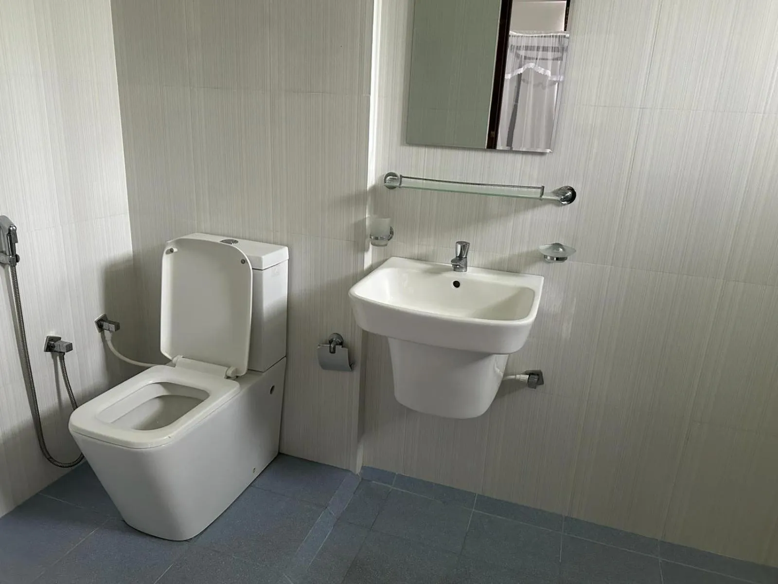 Bathroom in Dinuri villa