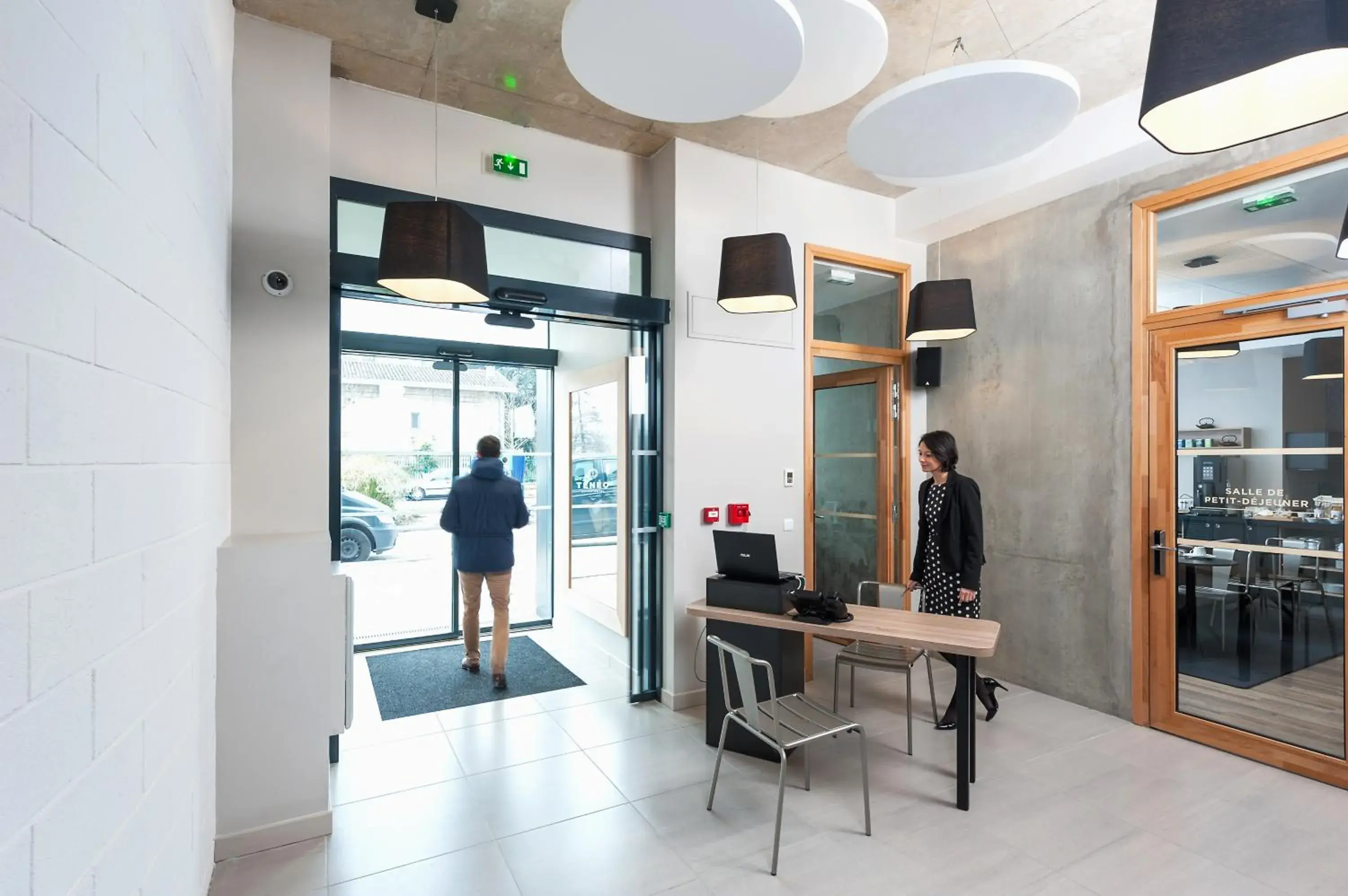 Lobby or reception in Ténéo Apparthotel Talence Espeleta - Bordeaux Sud Lobby or reception in Ténéo Apparthotel Talence Espeleta - Bordeaux Sud