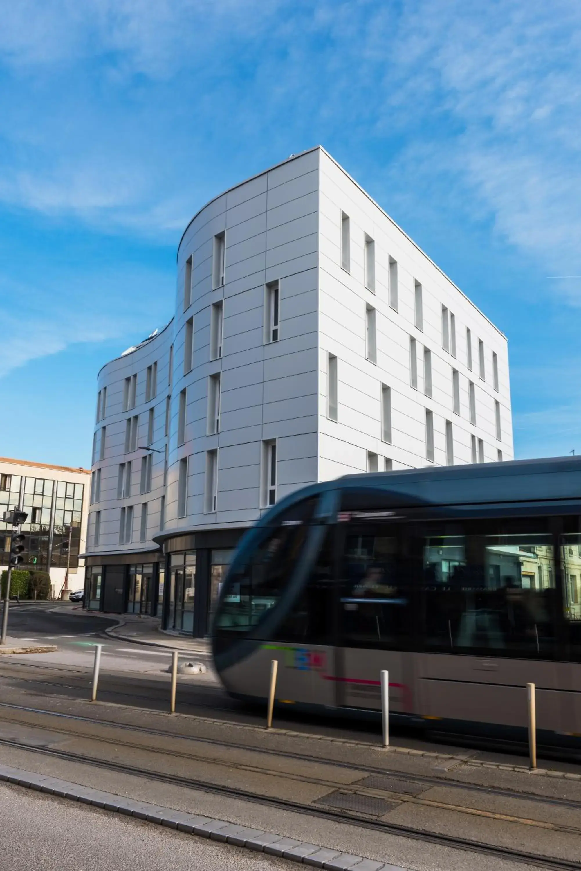Property building in Ténéo Apparthotel Talence Espeleta - Bordeaux Sud Property building in Ténéo Apparthotel Talence Espeleta - Bordeaux Sud