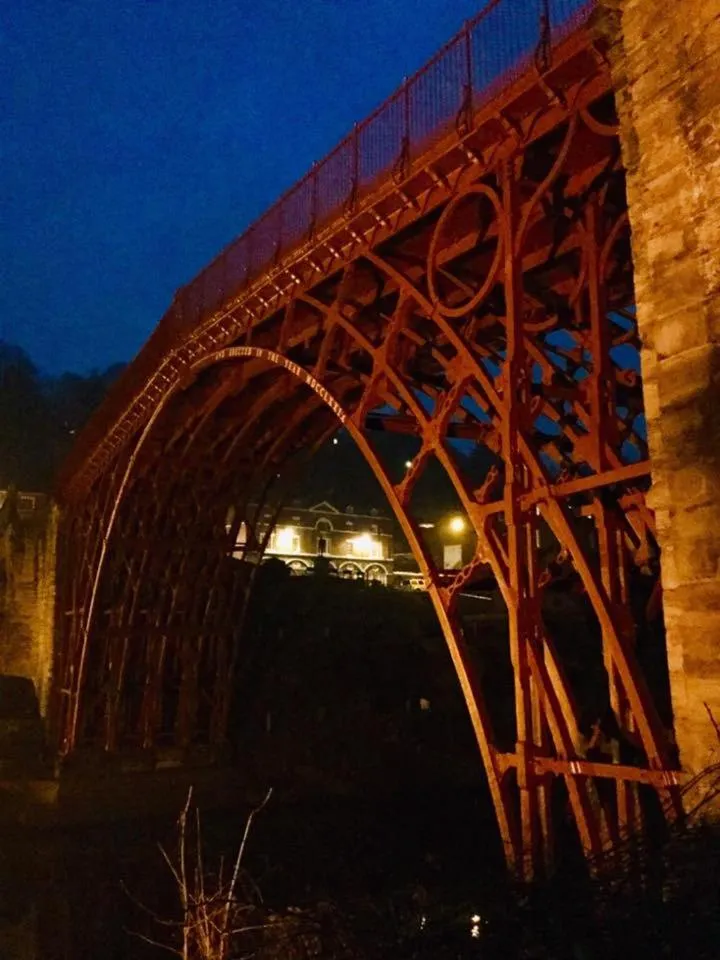 Night in Ironbridge Lodge