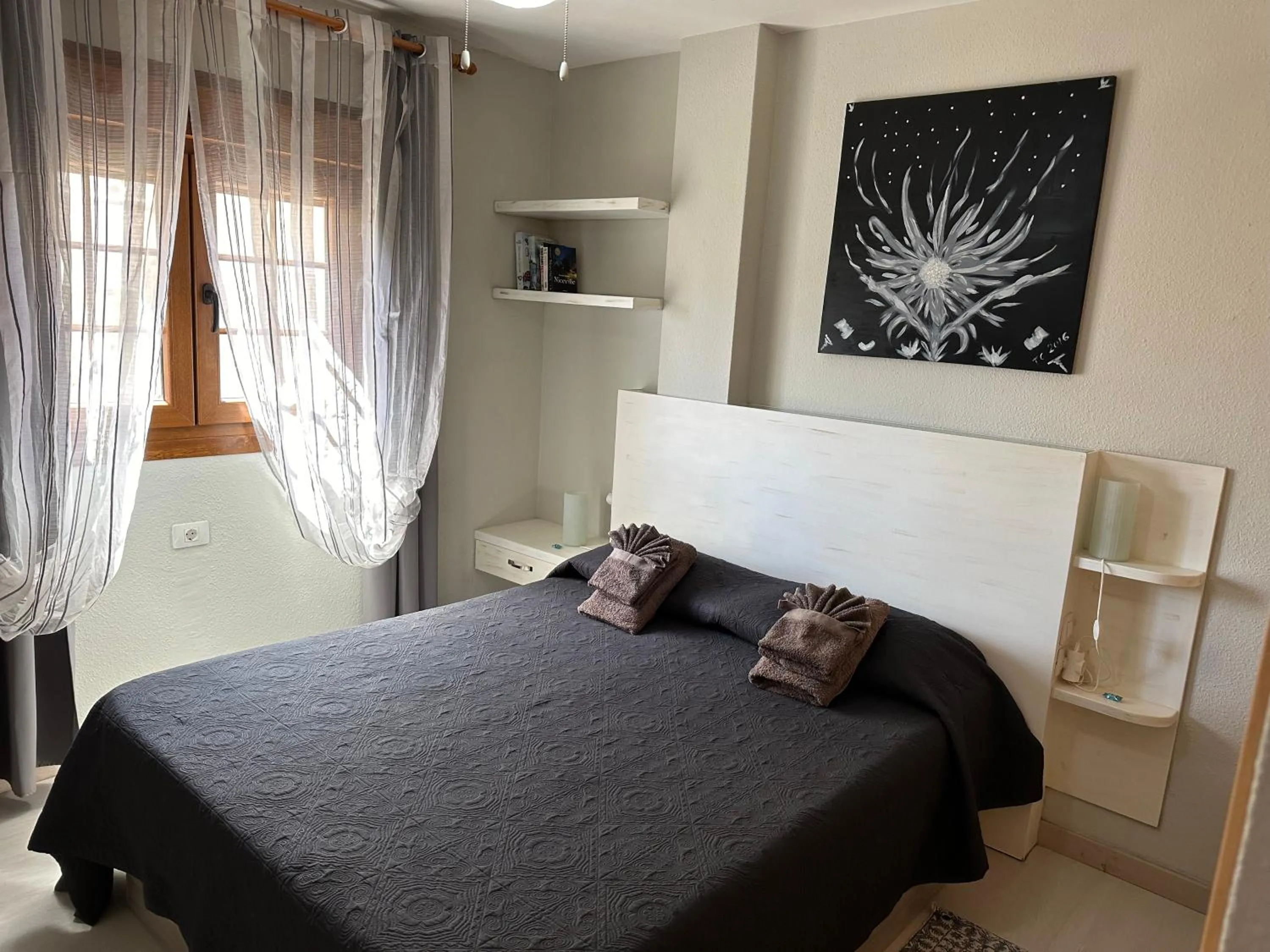 Photo of the whole room, Bed in La Mariquita