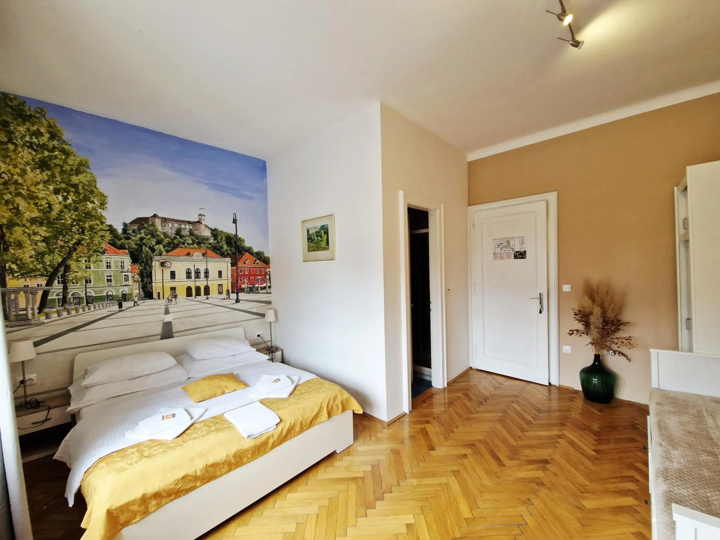 Triple Room with Balcony in B&B Vila Teslova Triple Room with Balcony in B&B Vila Teslova