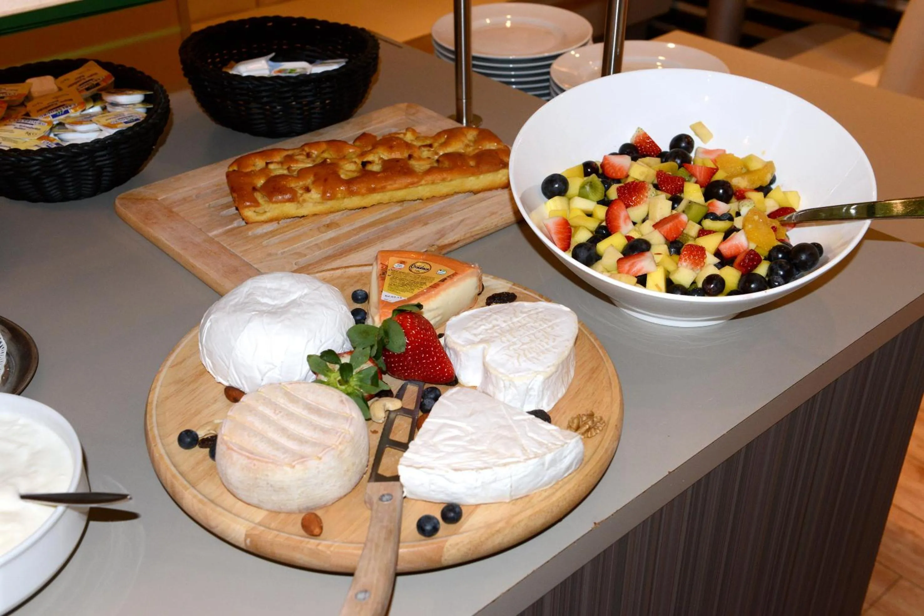 Buffet breakfast in Hotel Vijfwegen