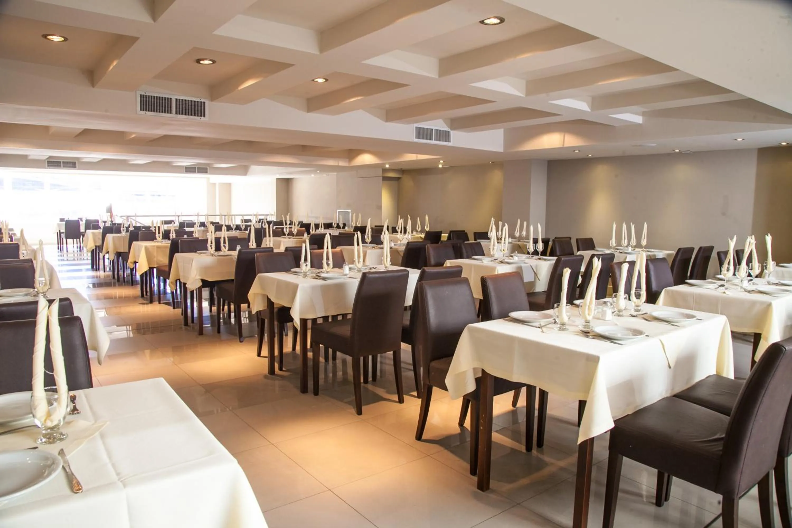 Restaurant/places to eat in Monte Claro