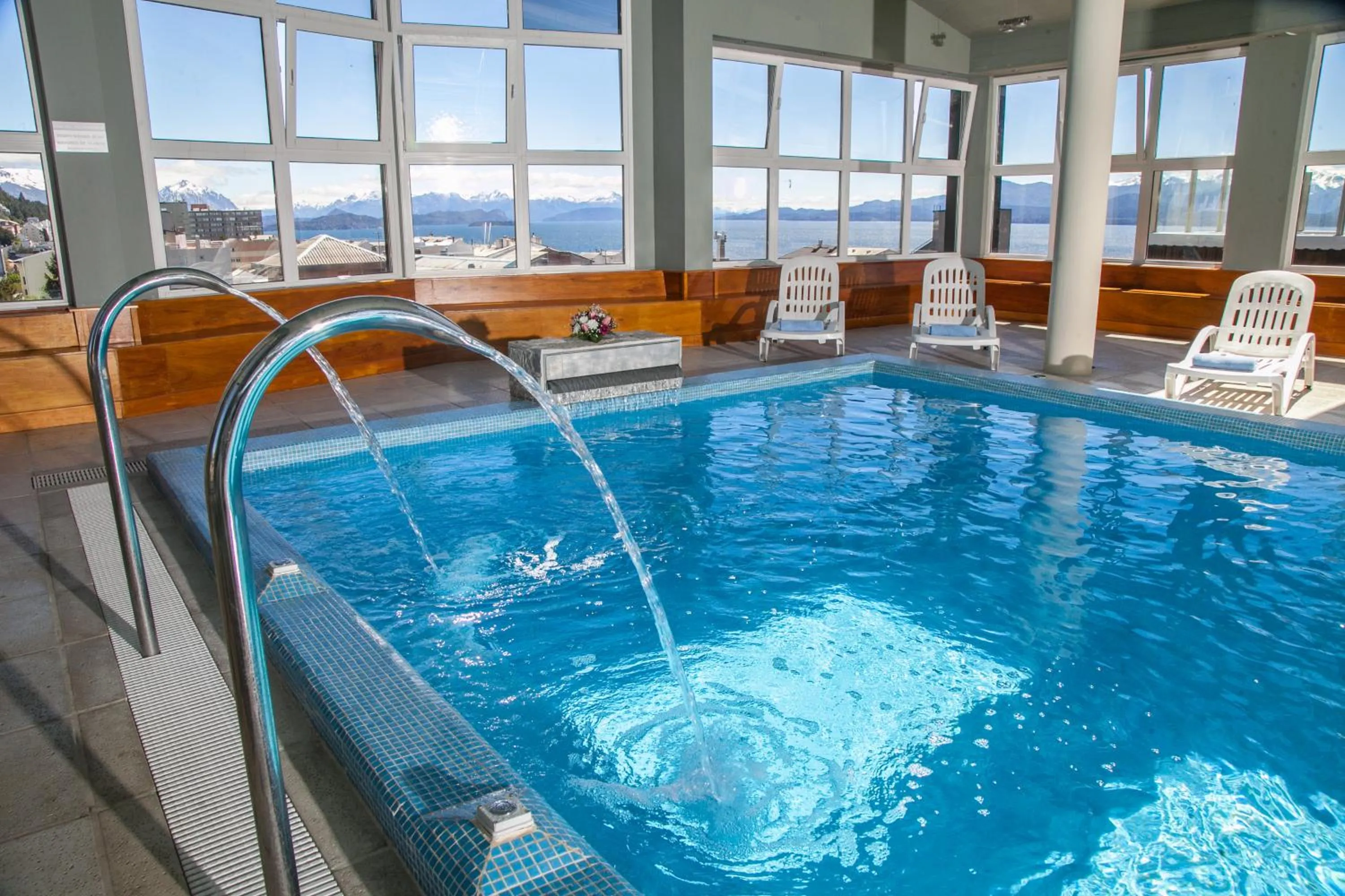 Pool view in Monte Claro