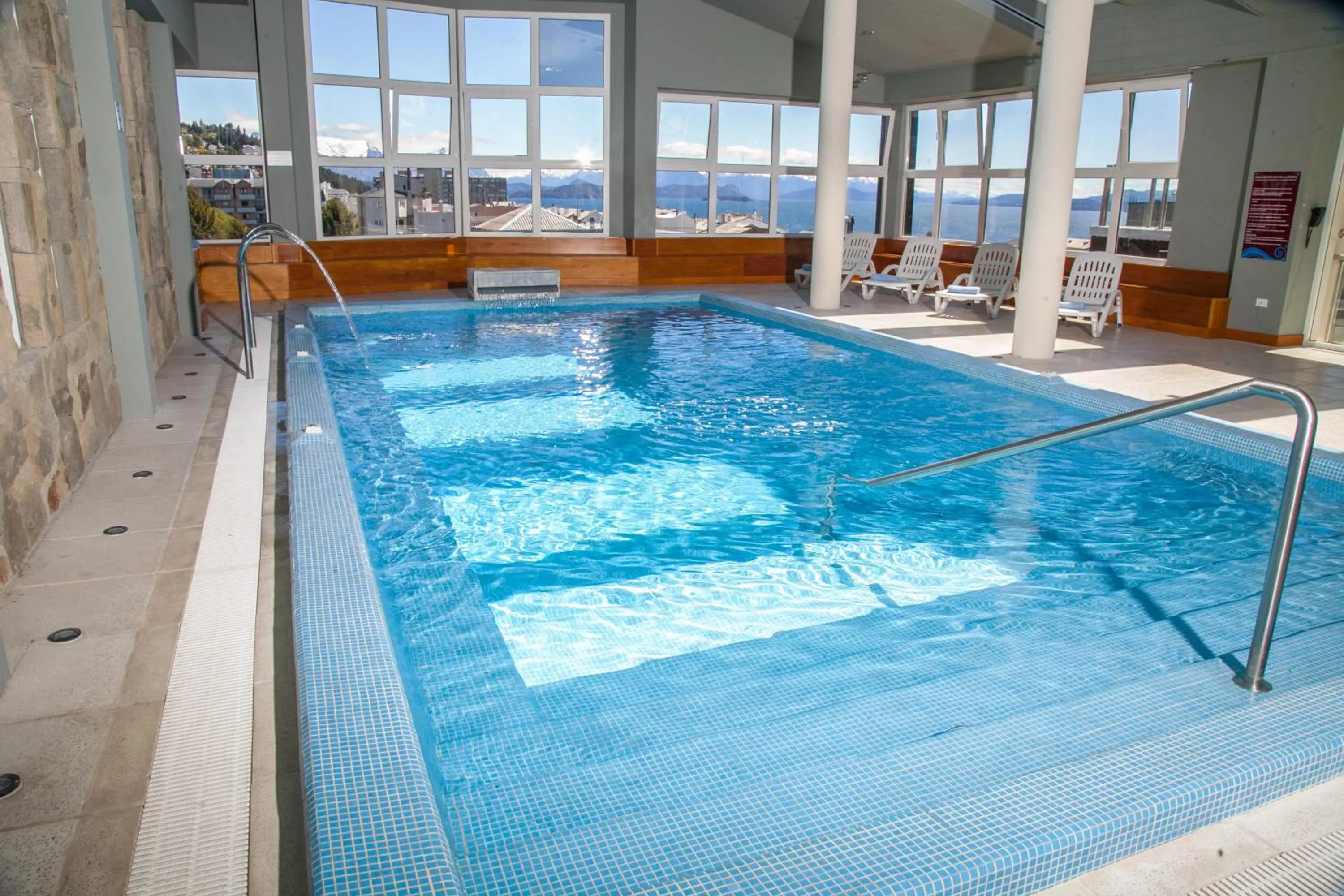 Swimming pool in Monte Claro