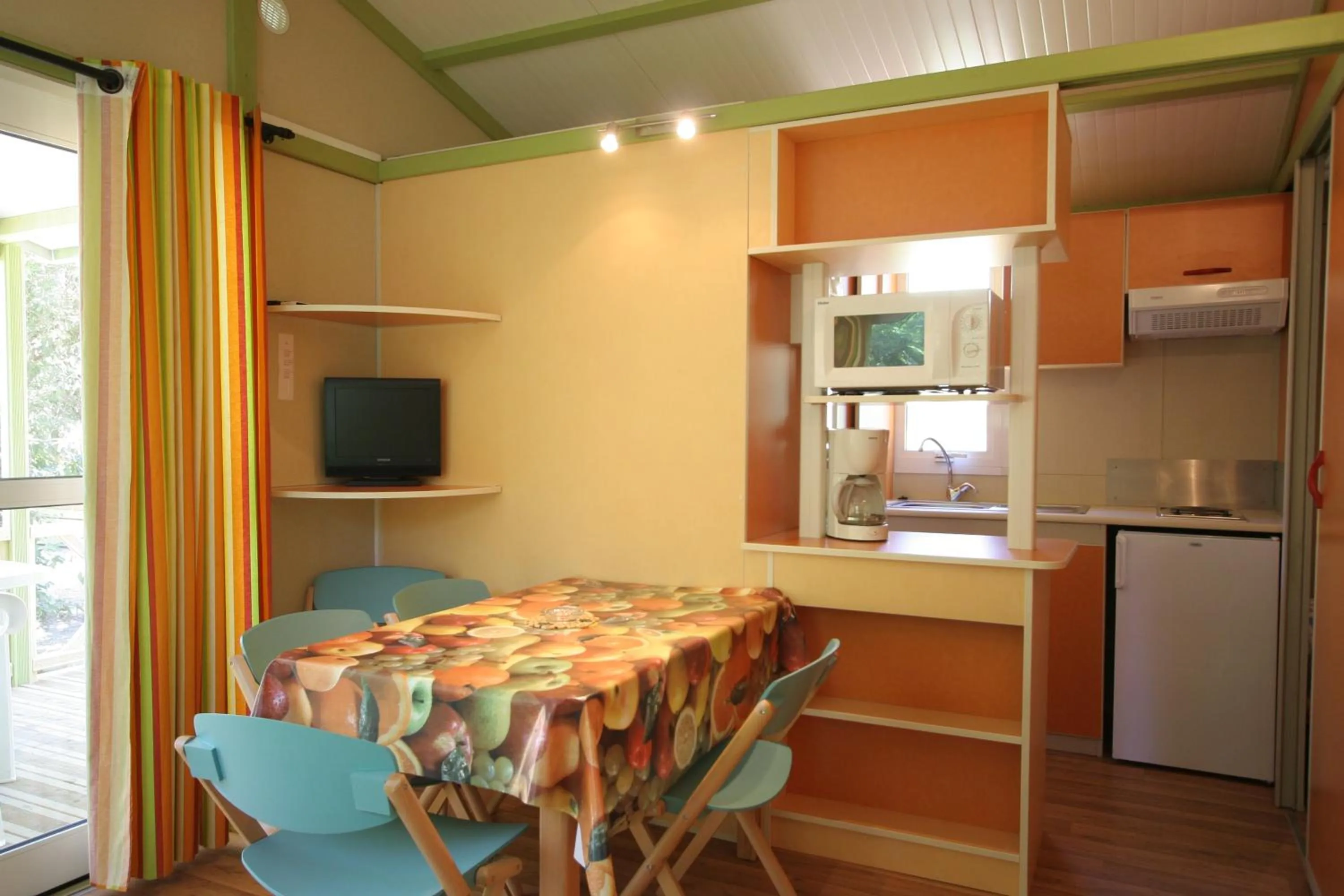 Kitchen or kitchenette in Camping Dolce Vita