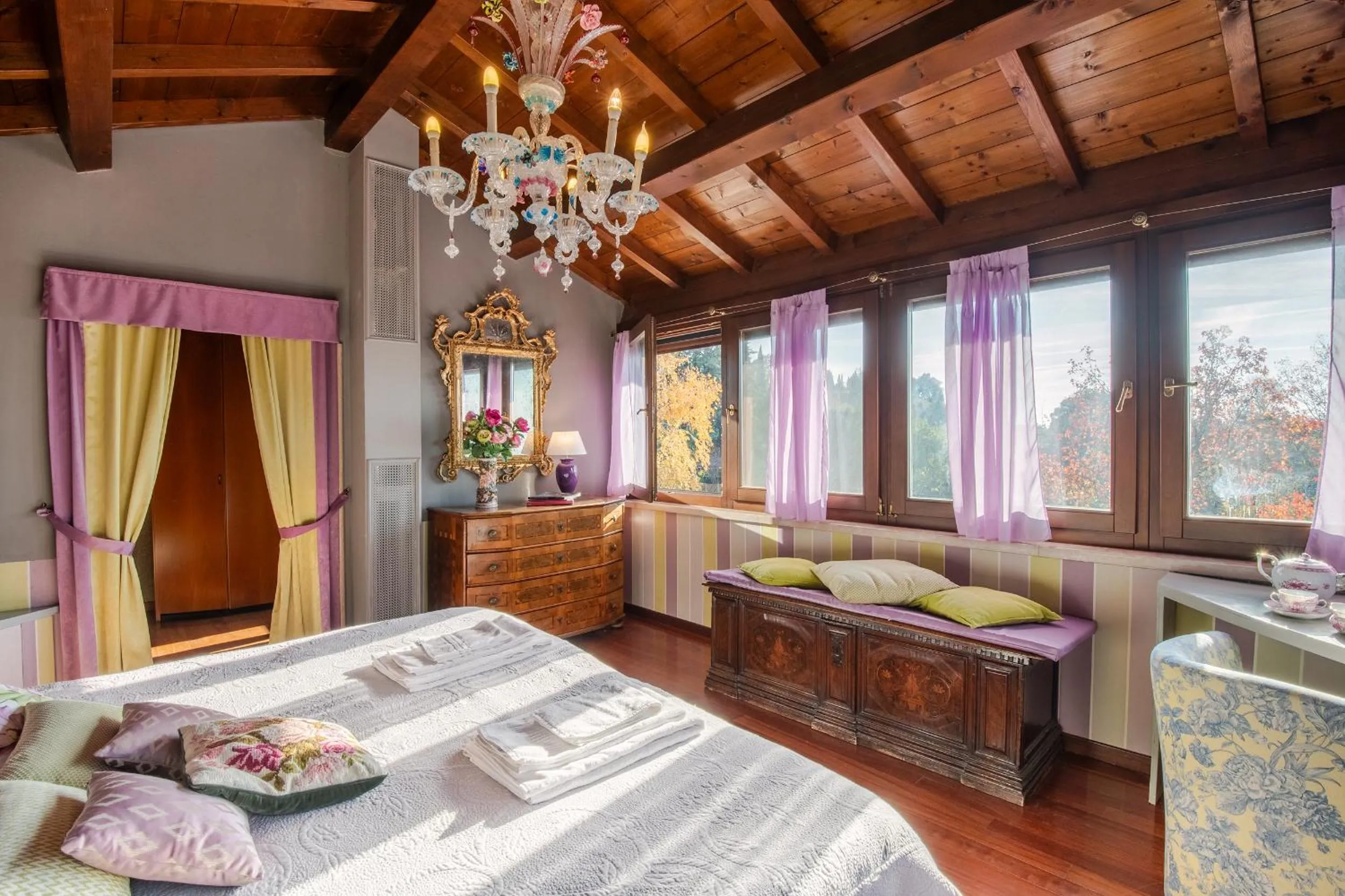 Bedroom, Bed in Villa Isidoro ampio parco ,piscina privata, arte e giochi , fitness