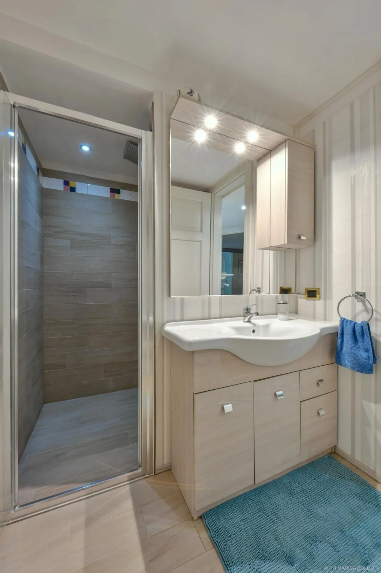 Bathroom in Villa Isidoro ampio parco ,piscina privata, arte e giochi , fitness