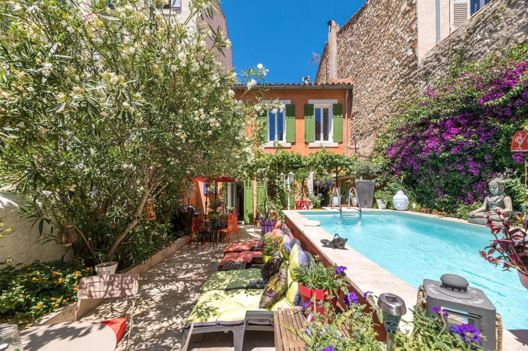Pool view in Casa Ammirati Marseille