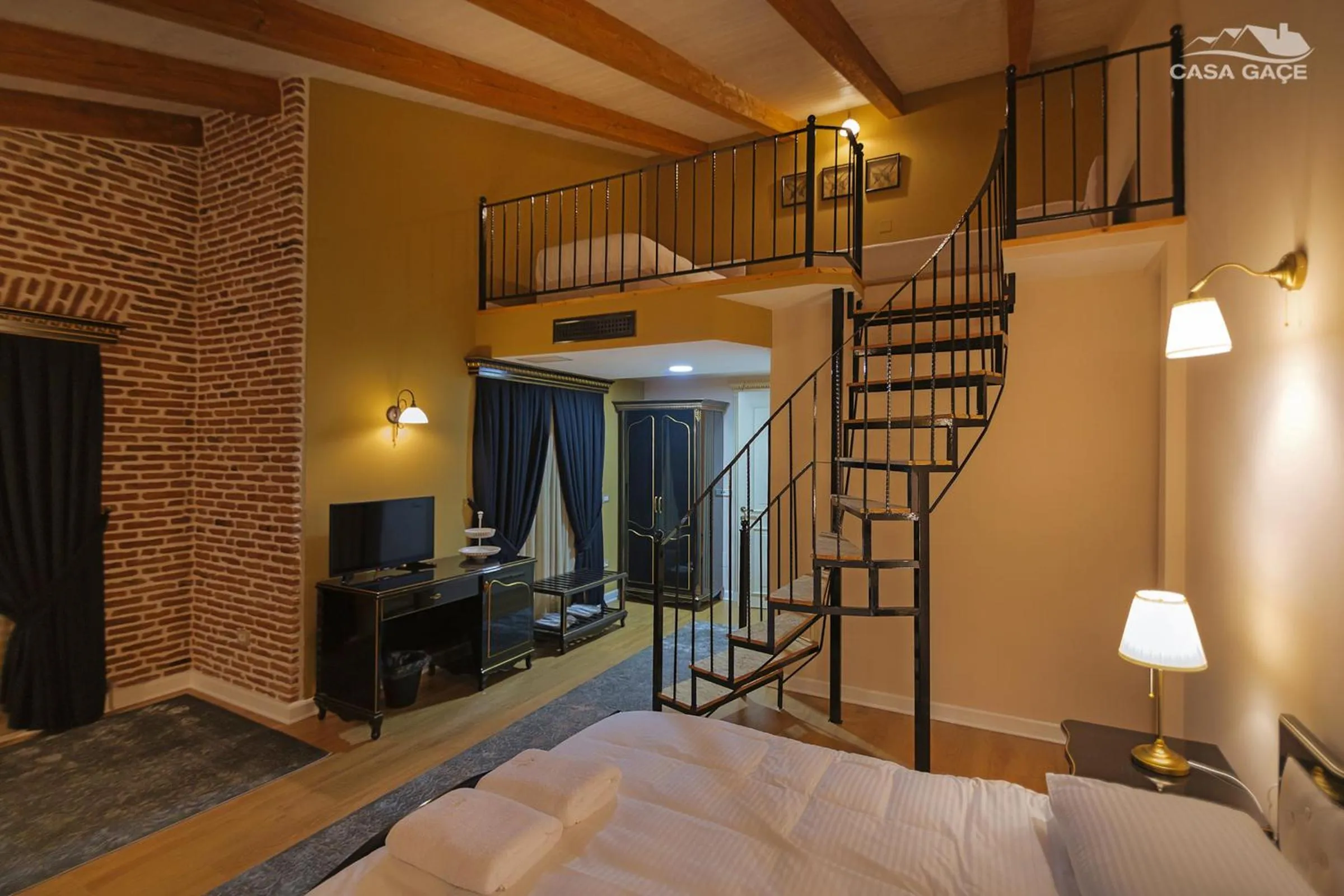 Communal lounge/ TV room in Casa Gaçe Hotel