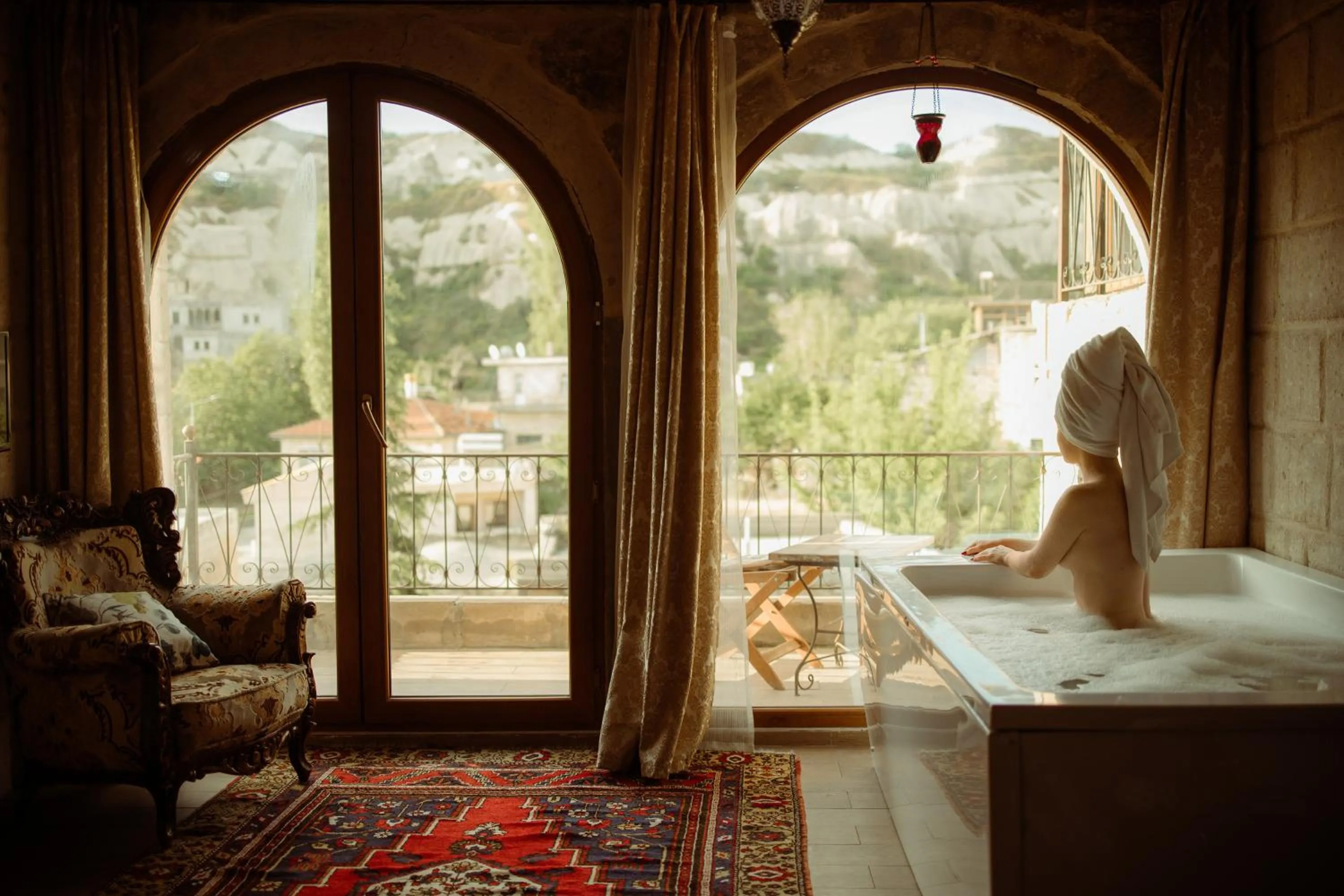 Living room in Angel Cave Suite
