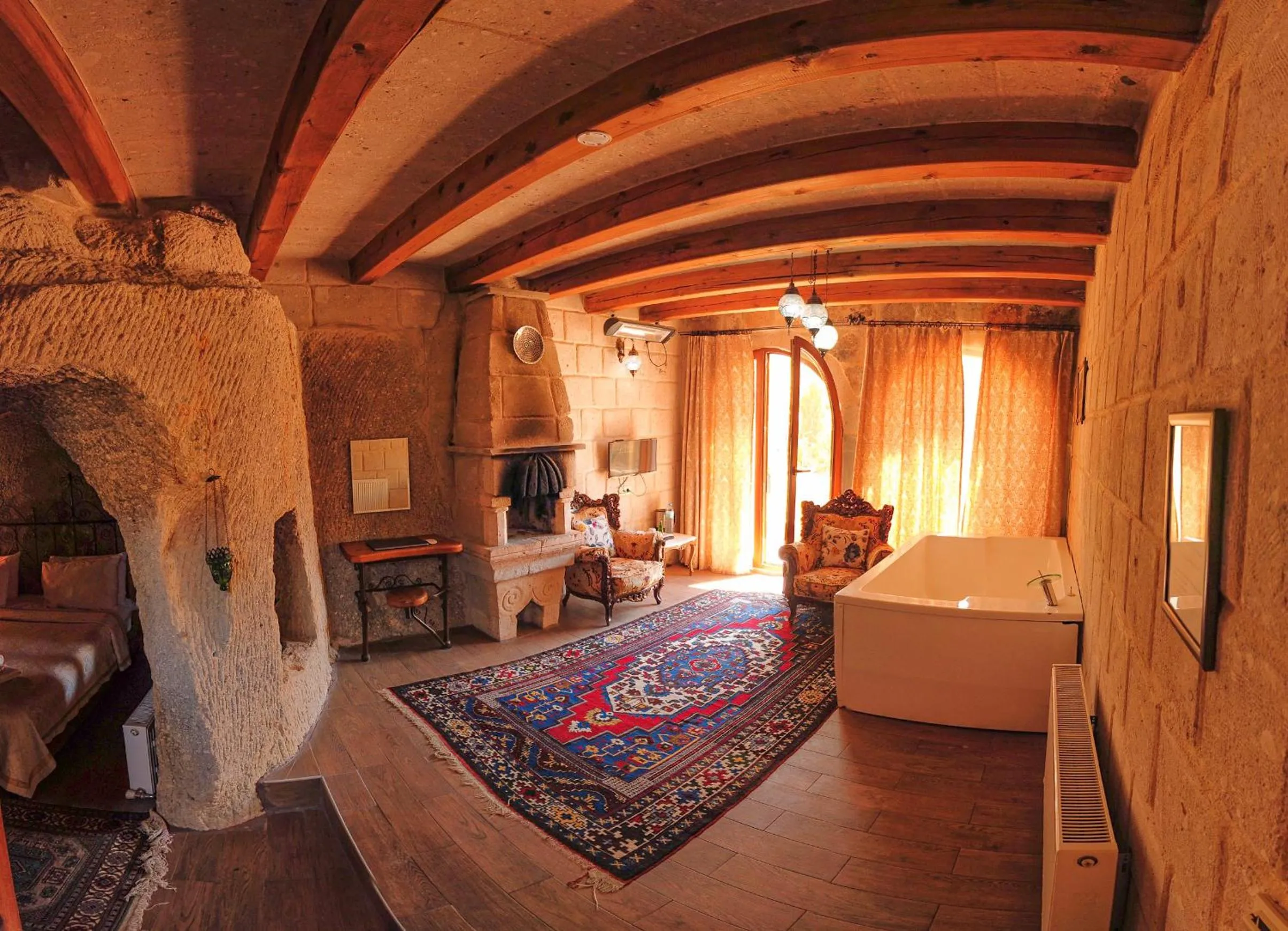 Photo of the whole room in Angel Cave Suite