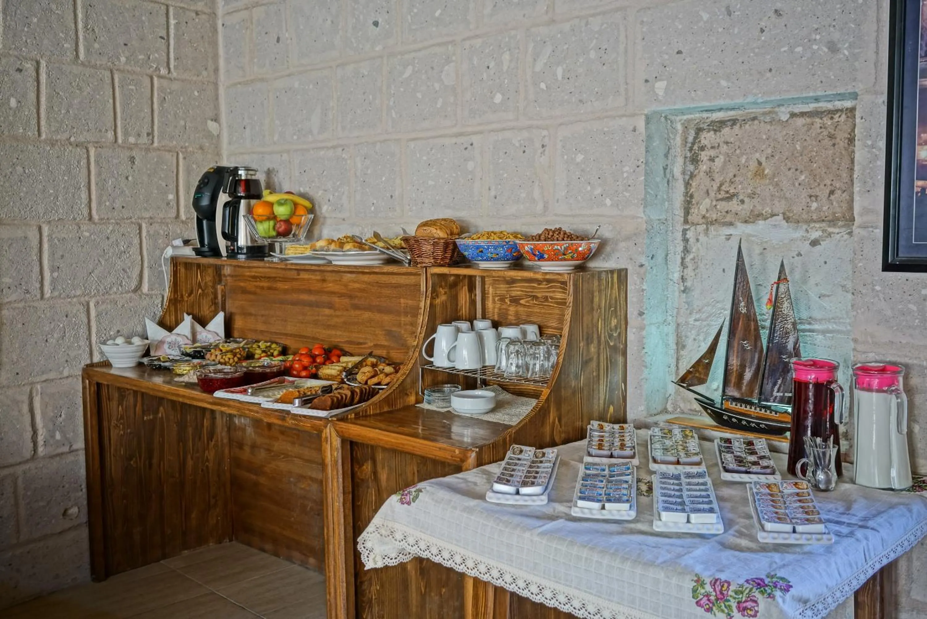 Breakfast in Angel Cave Suite