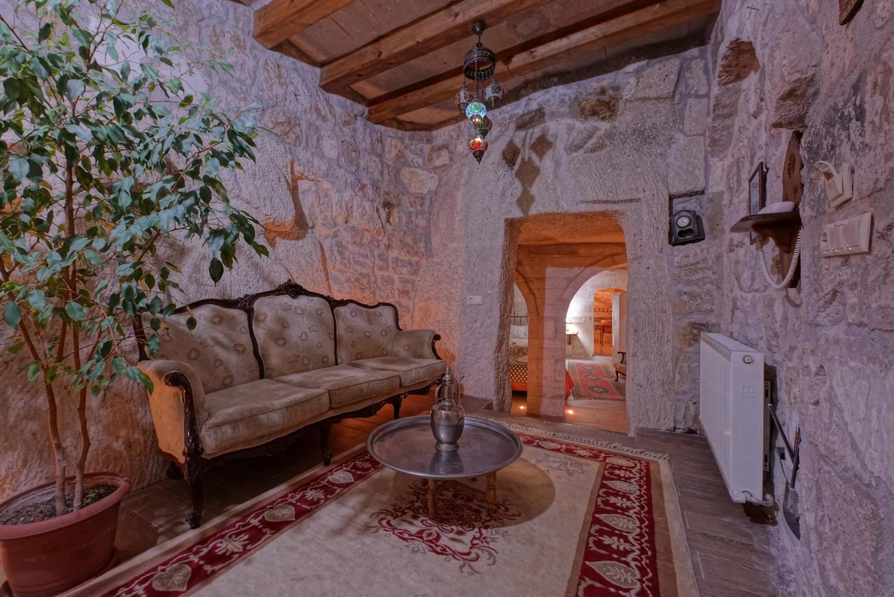 Living room in Angel Cave Suite