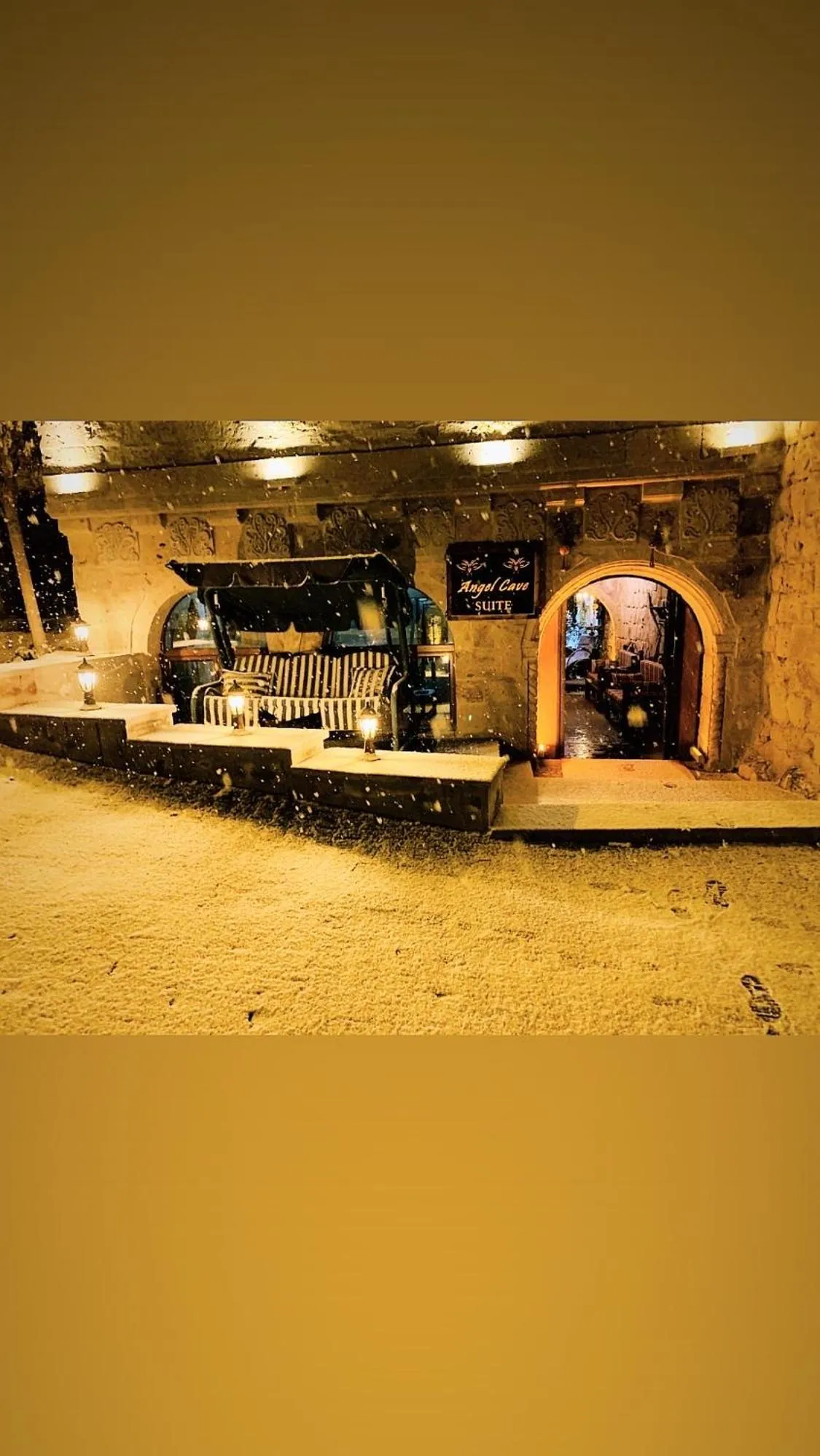 Facade/entrance in Angel Cave Suite