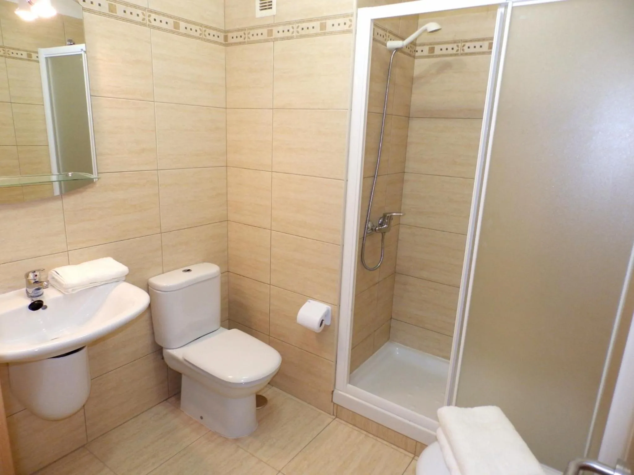 Bathroom in Apartamentos Medano - Oeste