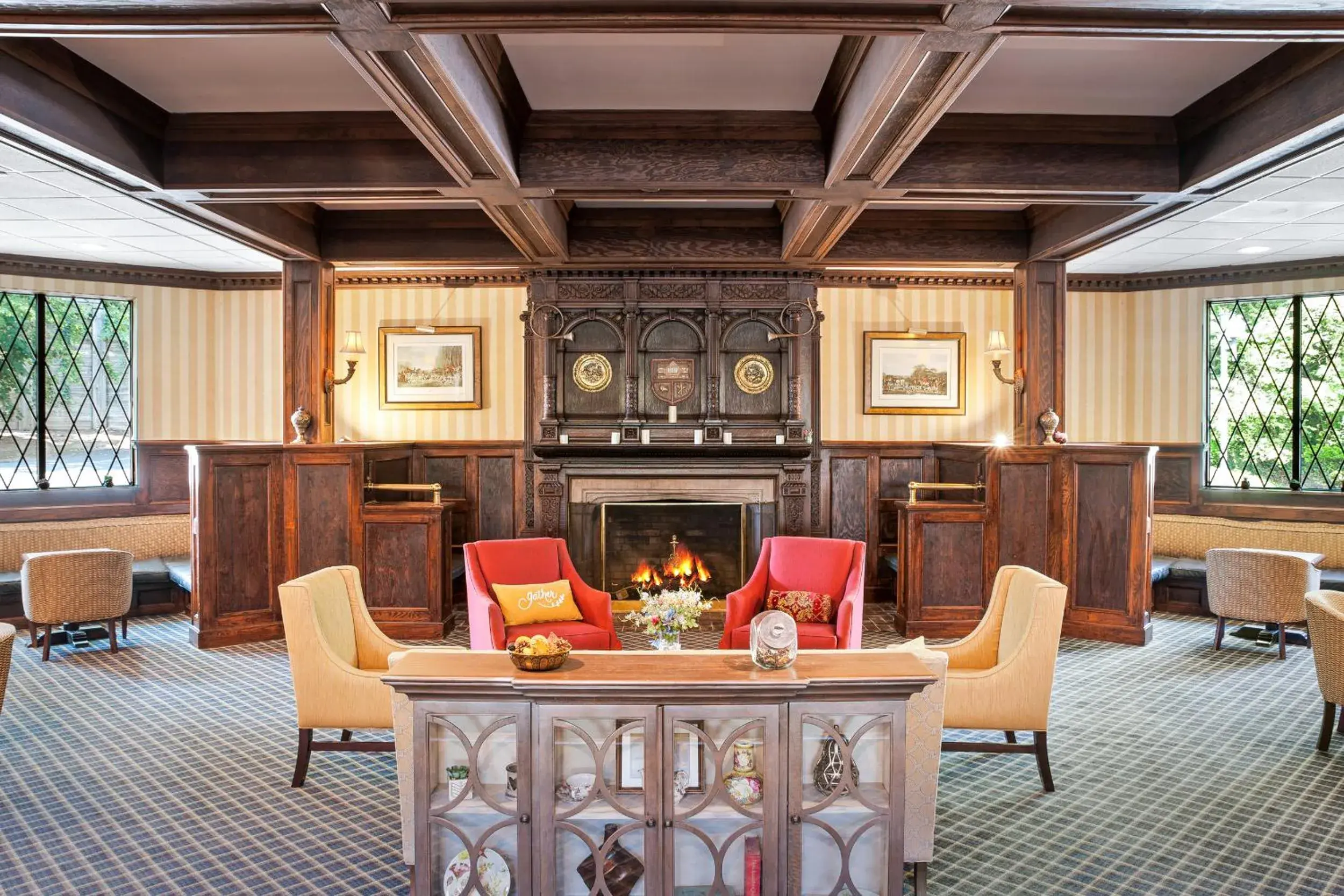 Lounge or bar in The English Inn of Charlottesville Lounge or bar in The English Inn of Charlottesville