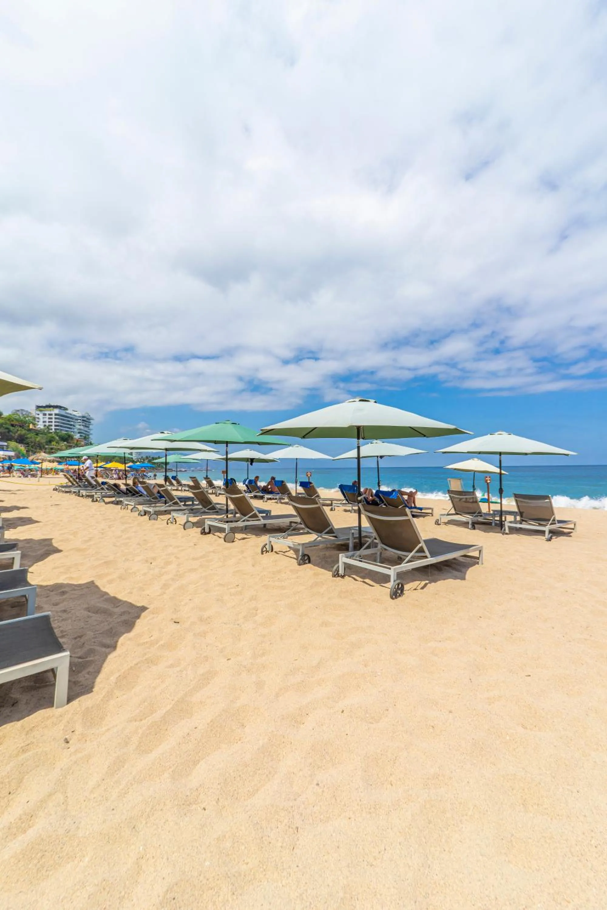 Suites at Sapphire Ocean Club