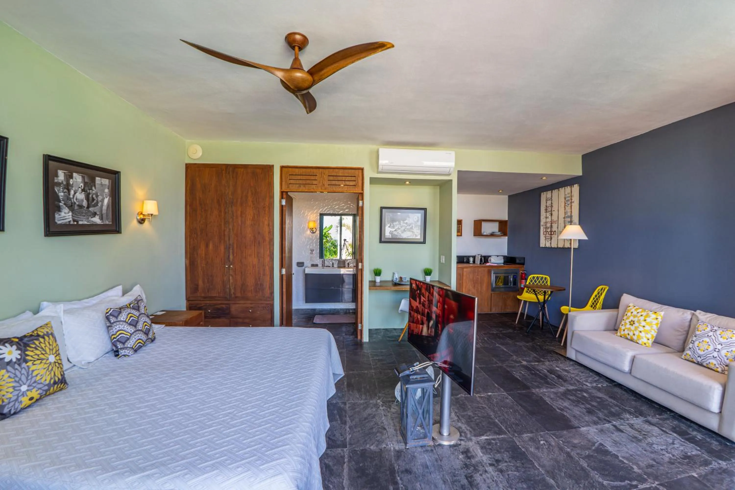 Bed in Suites at Sapphire Ocean Club